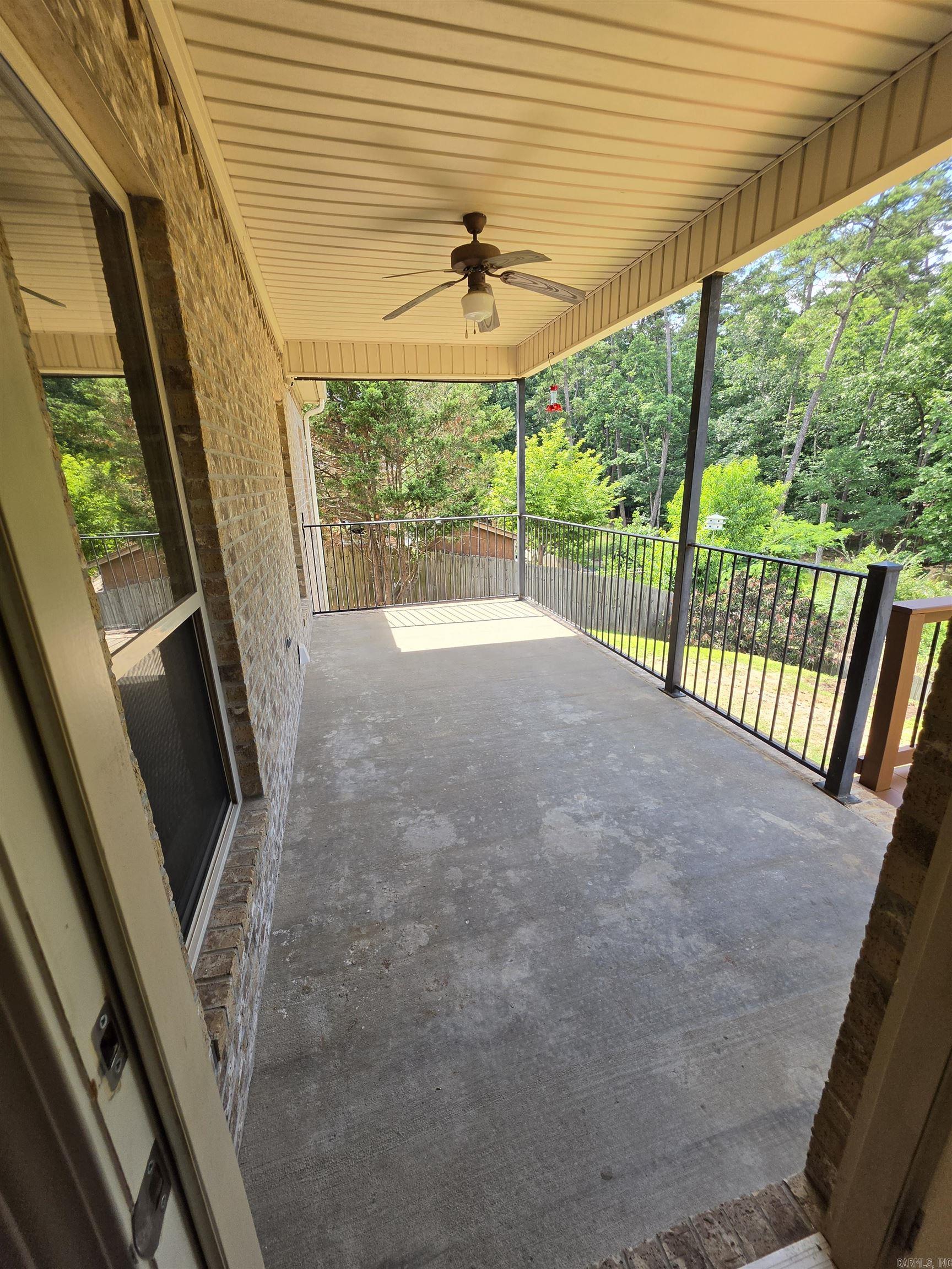 CAPITOL LAKES ESTATES - Residential