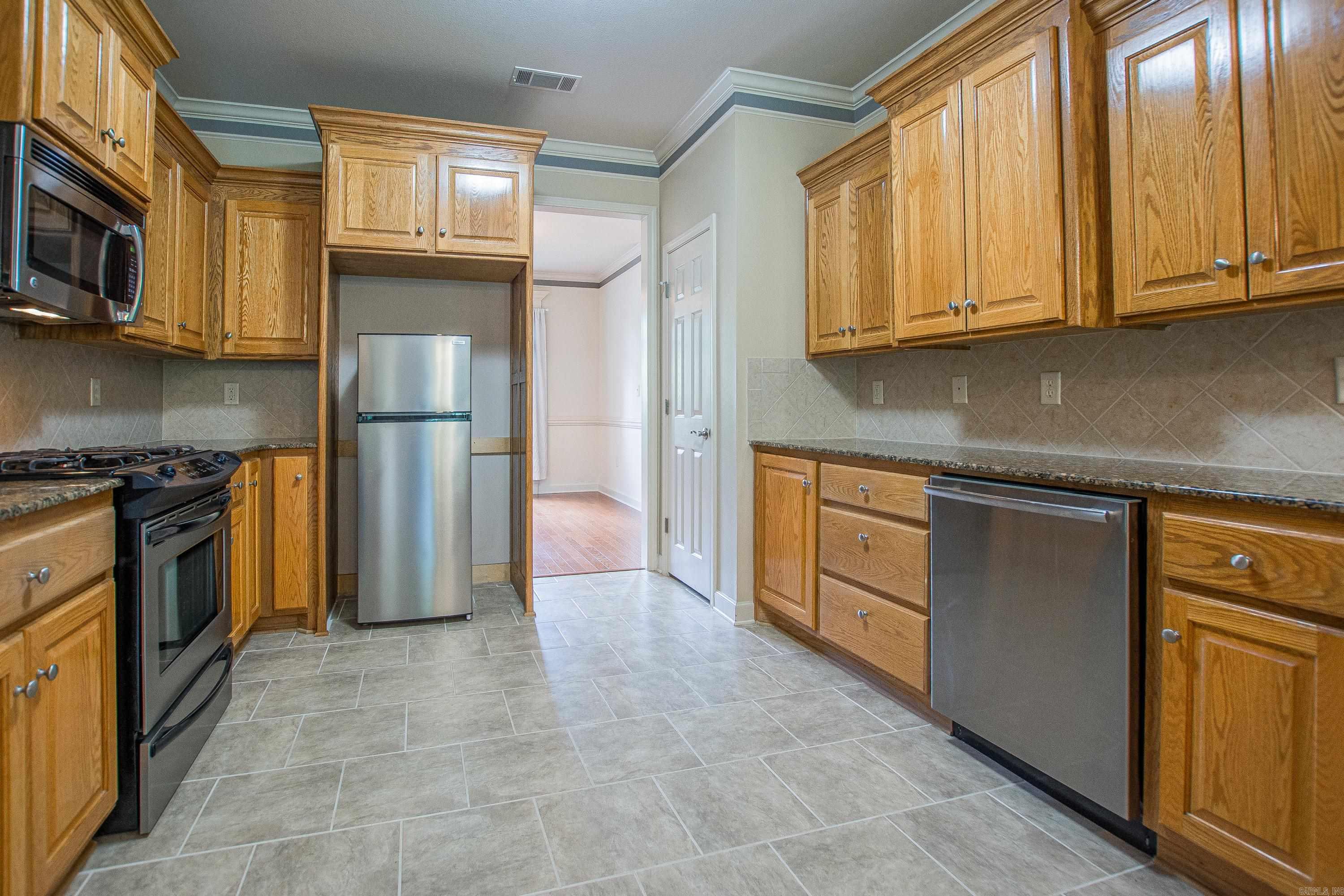 CAPITOL LAKES ESTATES - Residential