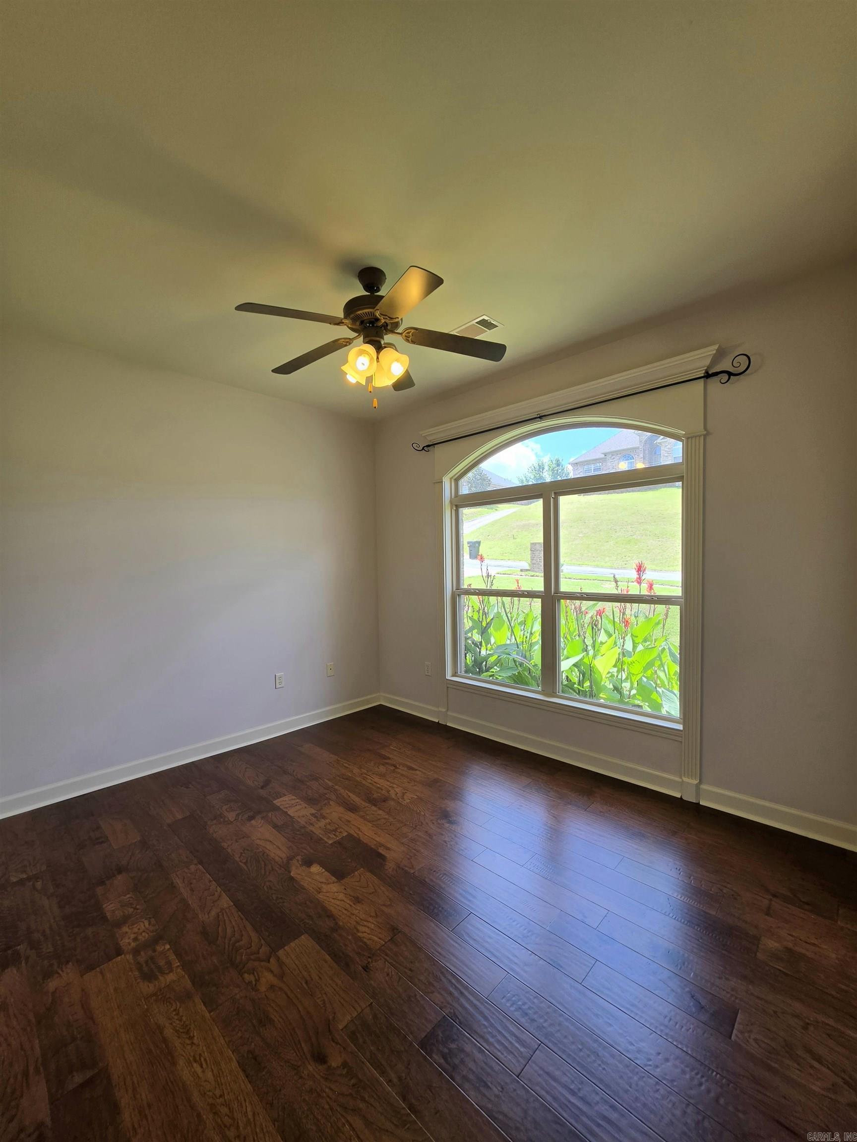 CAPITOL LAKES ESTATES - Residential
