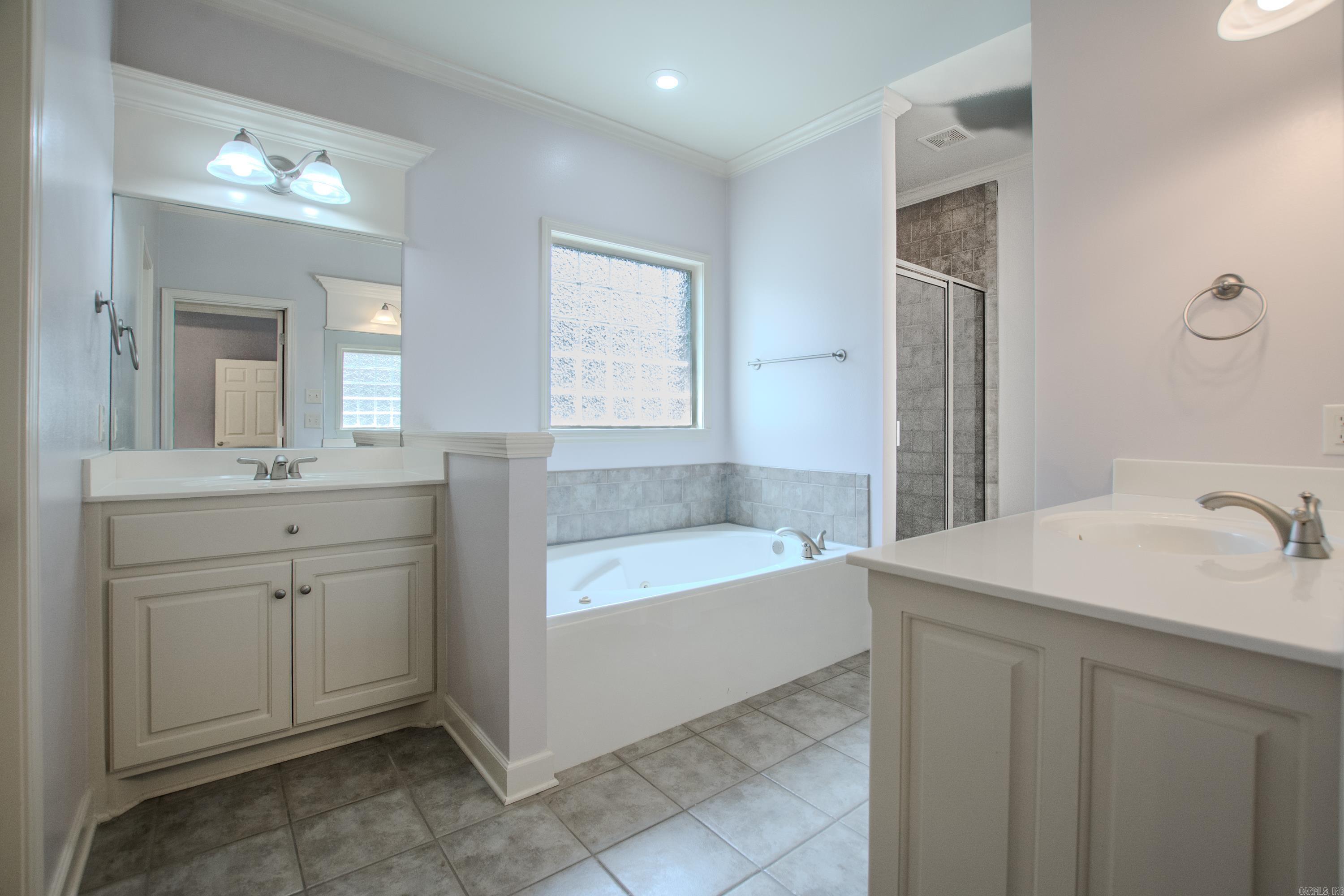 CAPITOL LAKES ESTATES - Residential