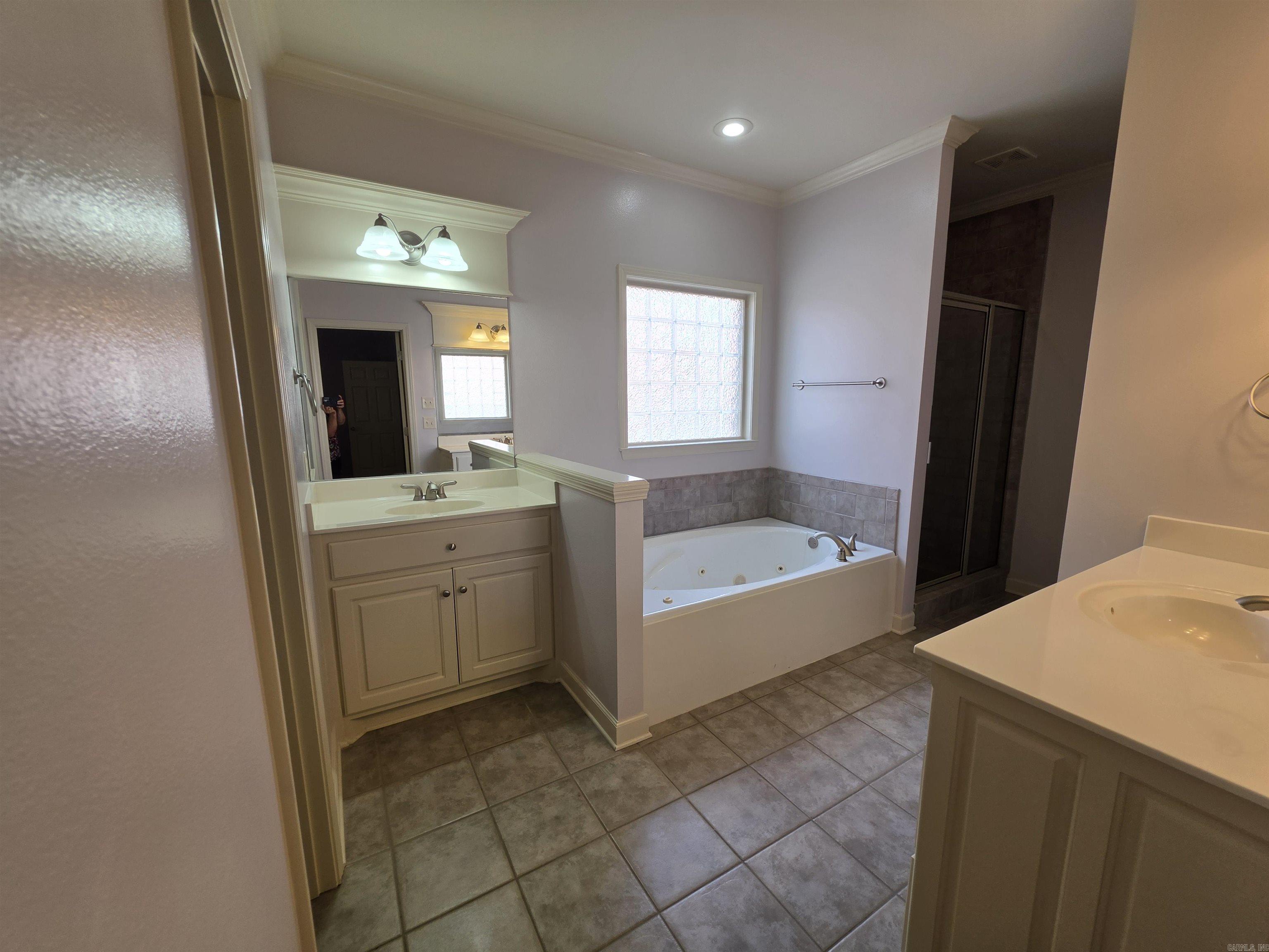 CAPITOL LAKES ESTATES - Residential