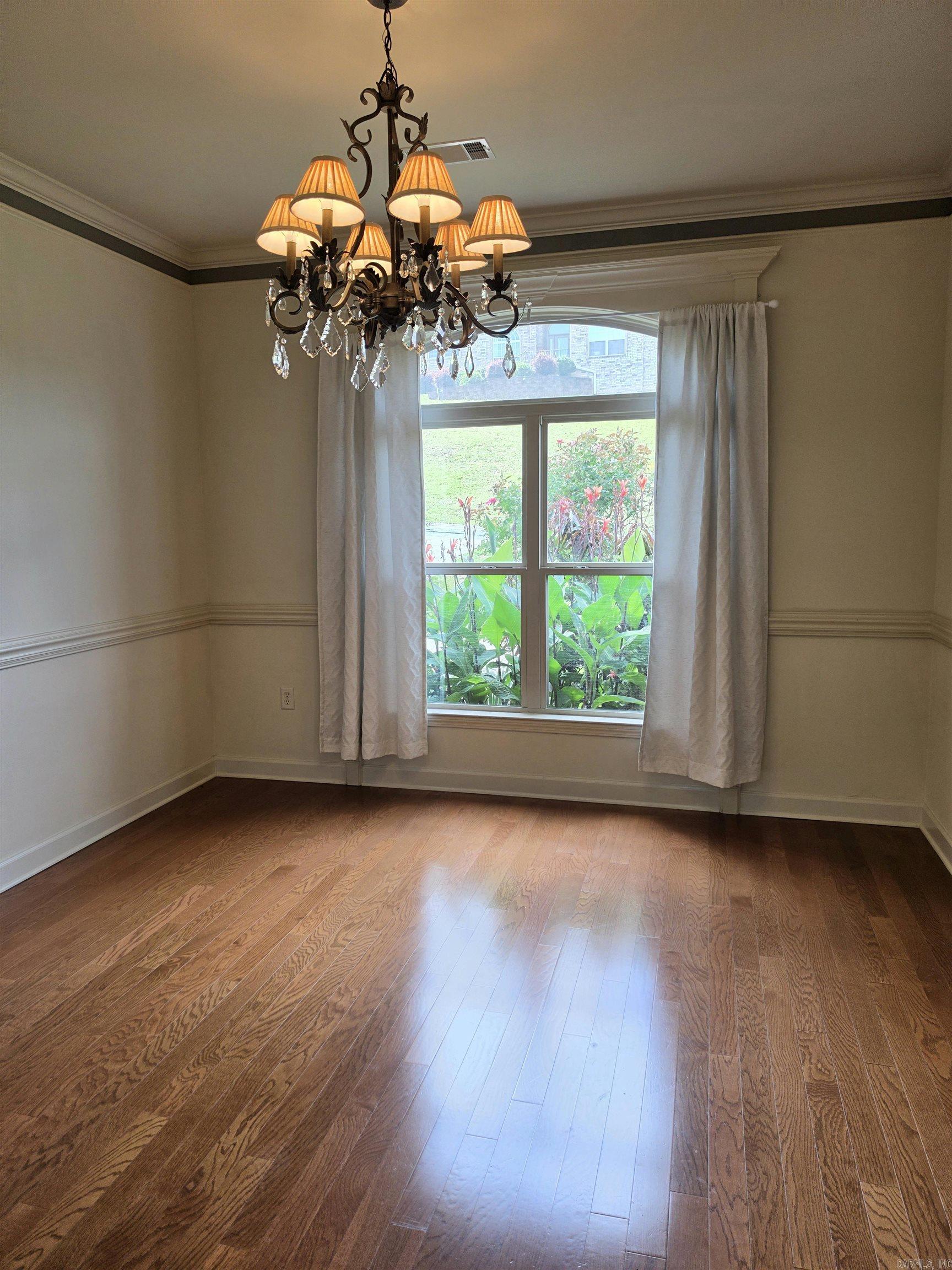 CAPITOL LAKES ESTATES - Residential