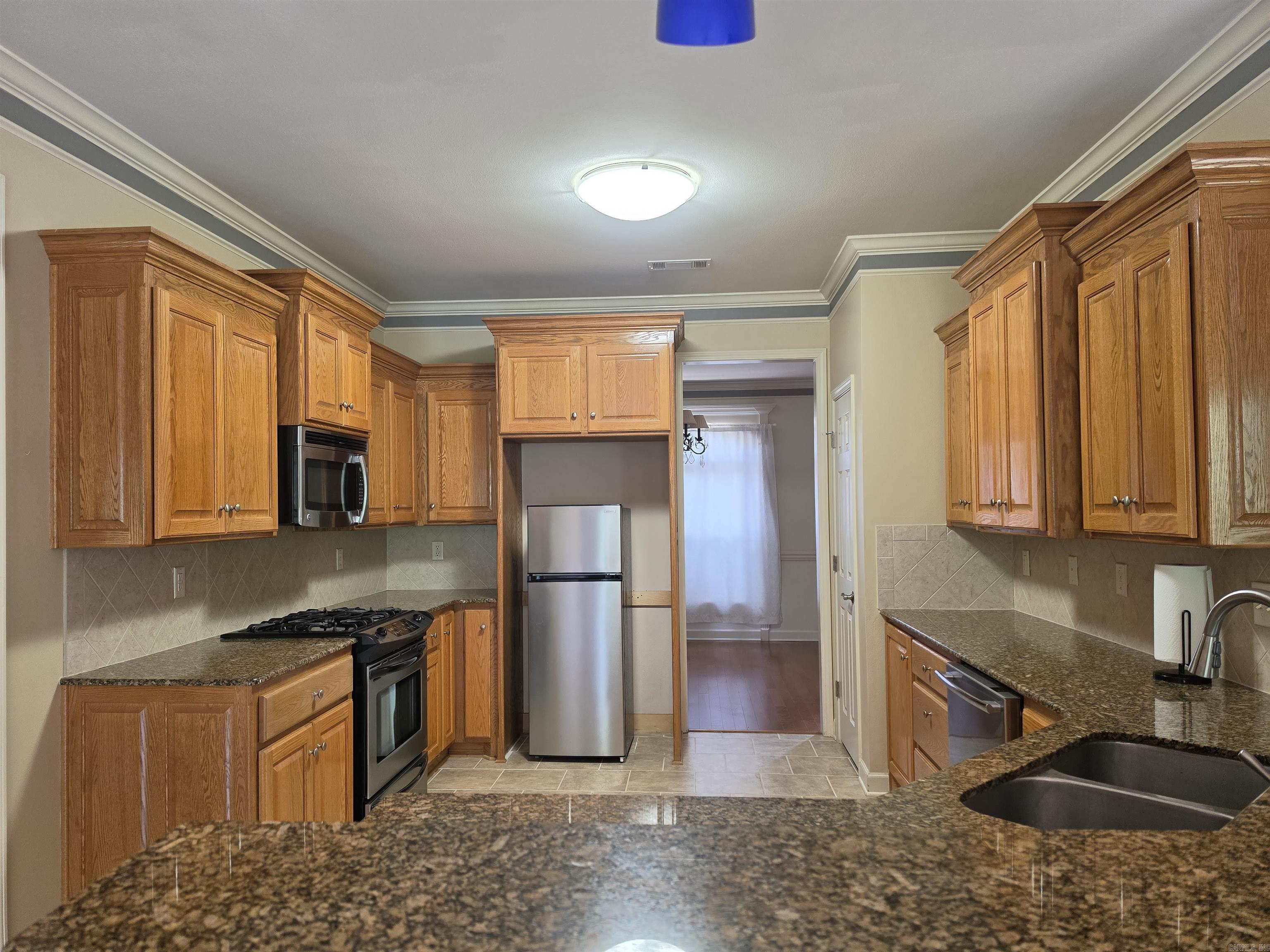 CAPITOL LAKES ESTATES - Residential