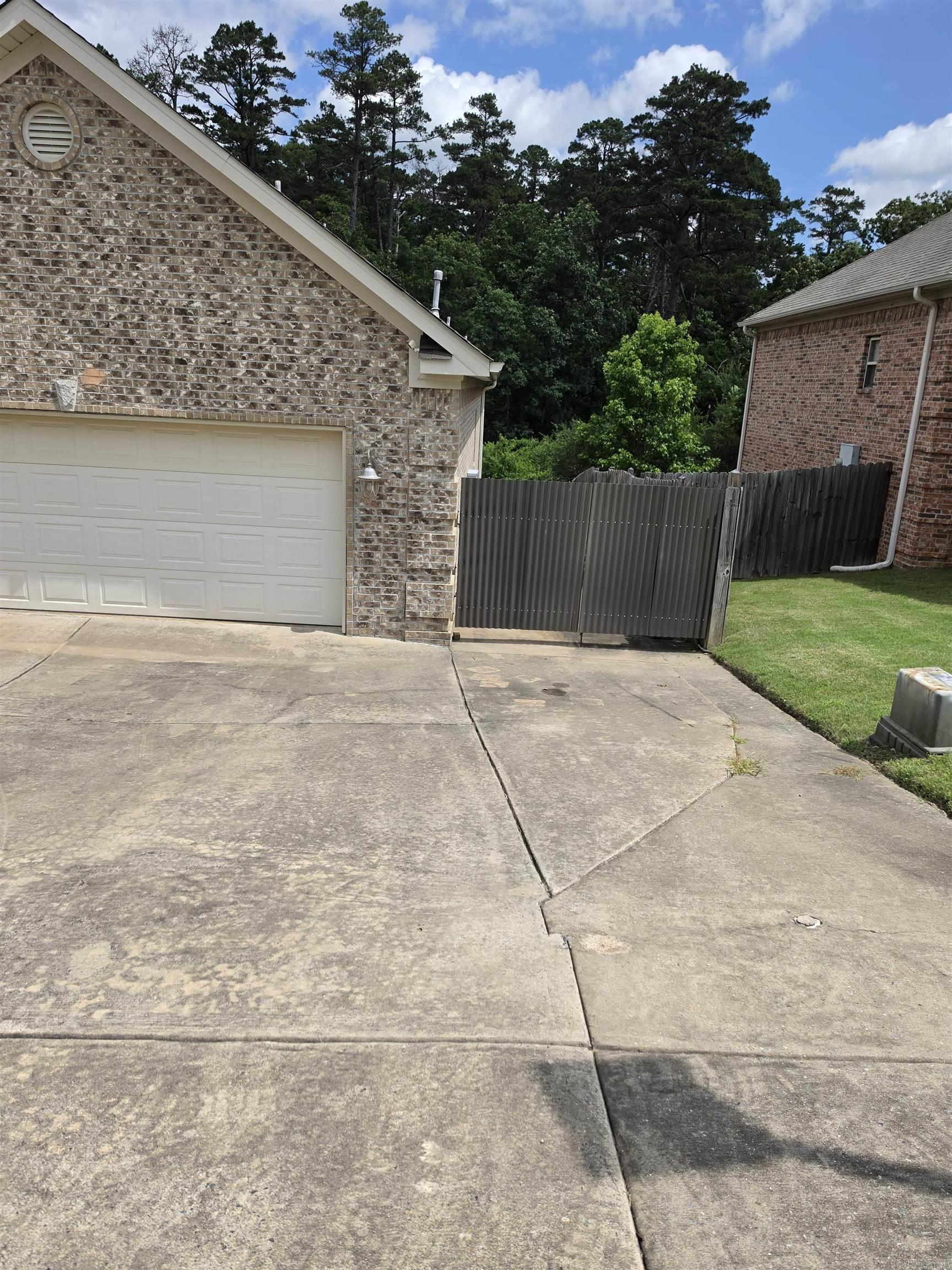 CAPITOL LAKES ESTATES - Residential