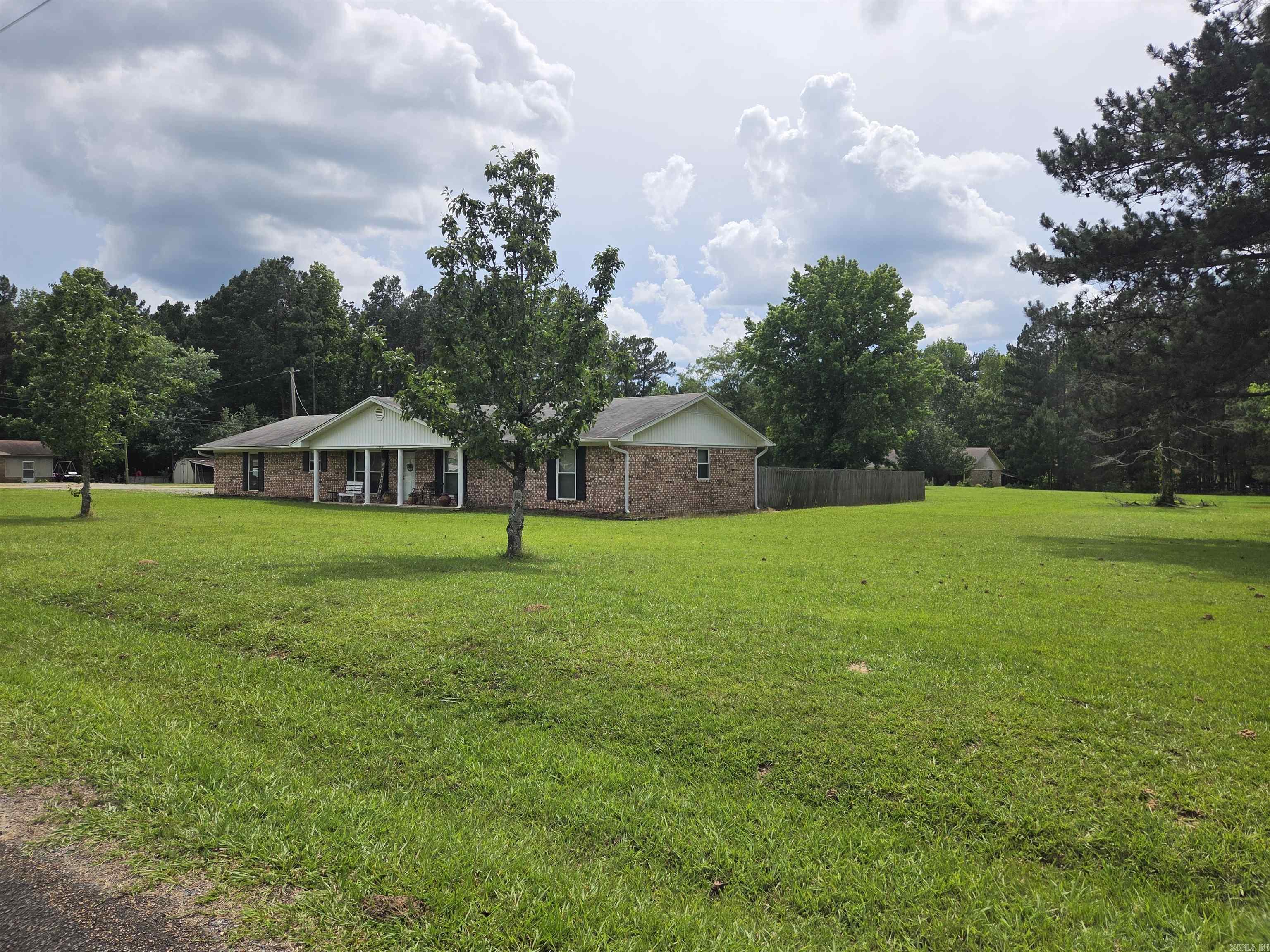Moores Country Club - Residential