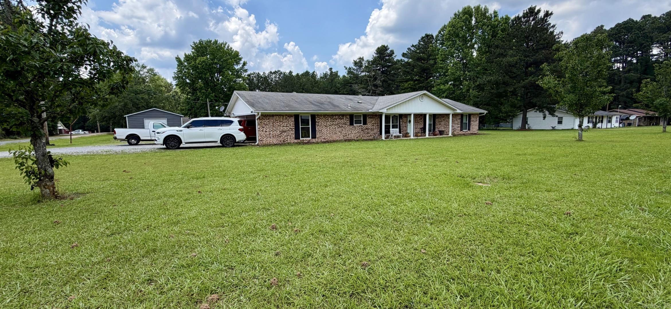 Moores Country Club - Residential