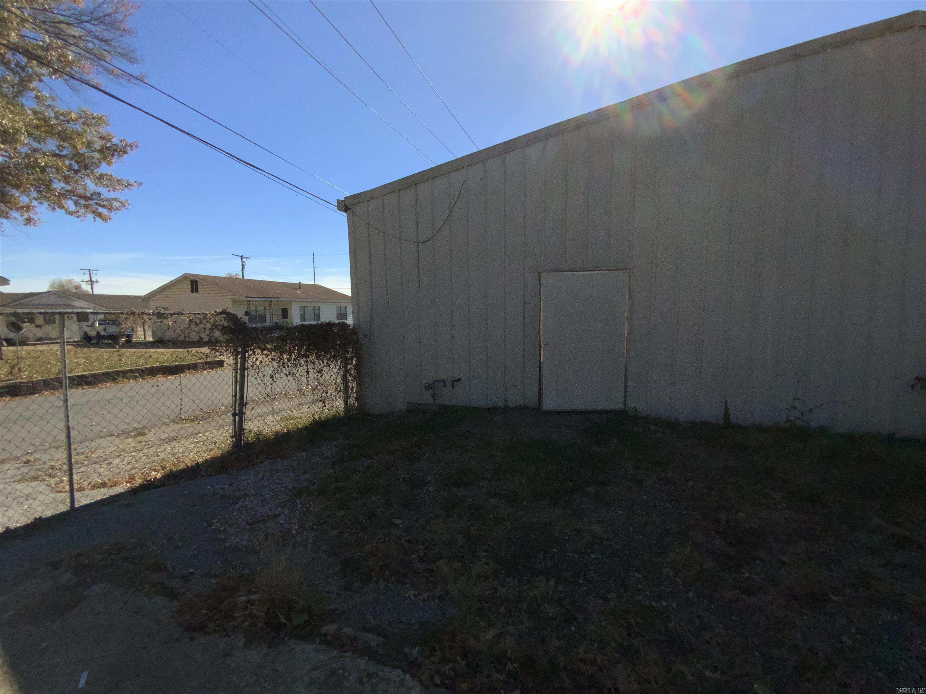 Maxfield Southern - Commercial Sale