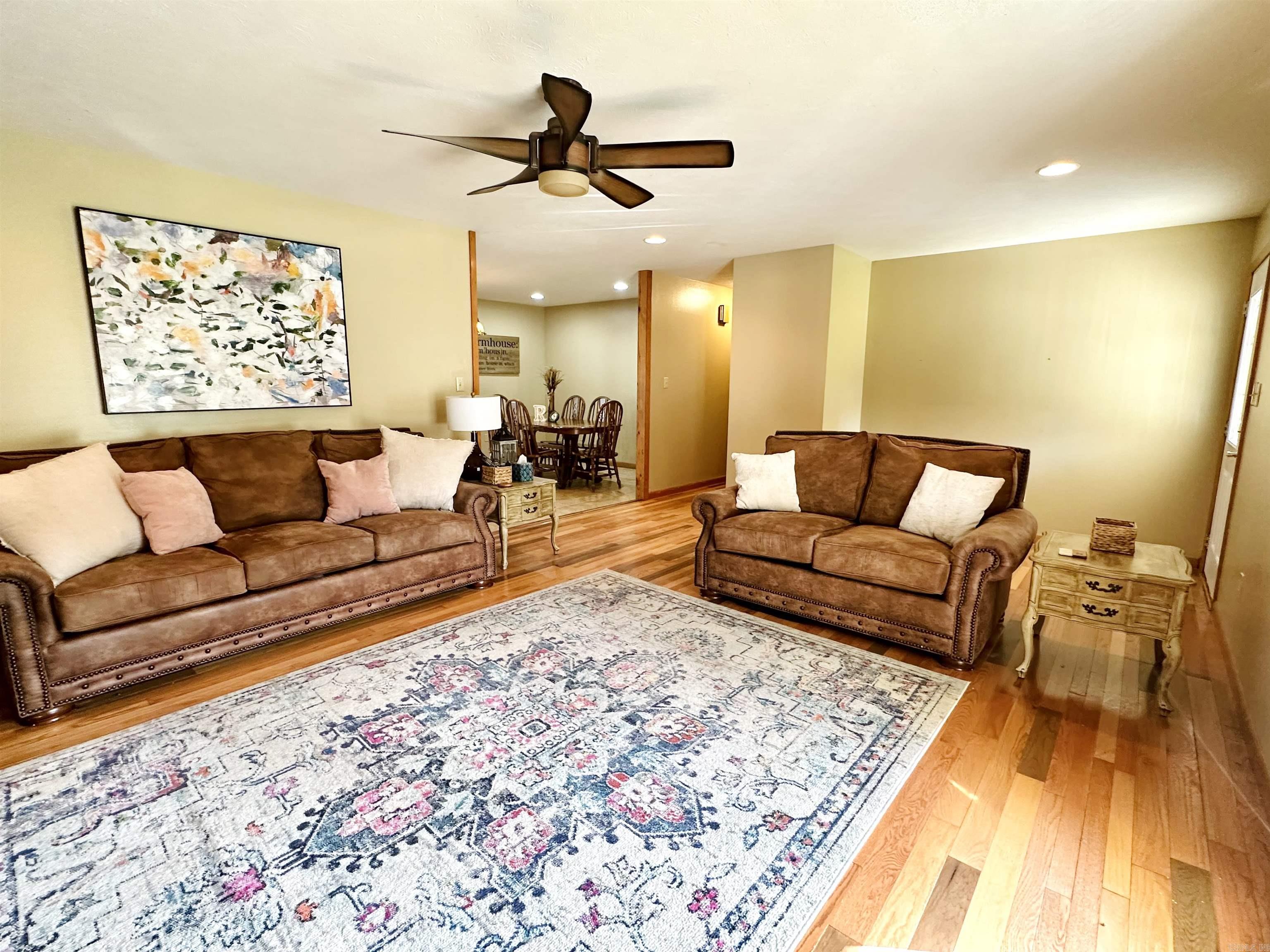 CEDAR GLEN - Residential