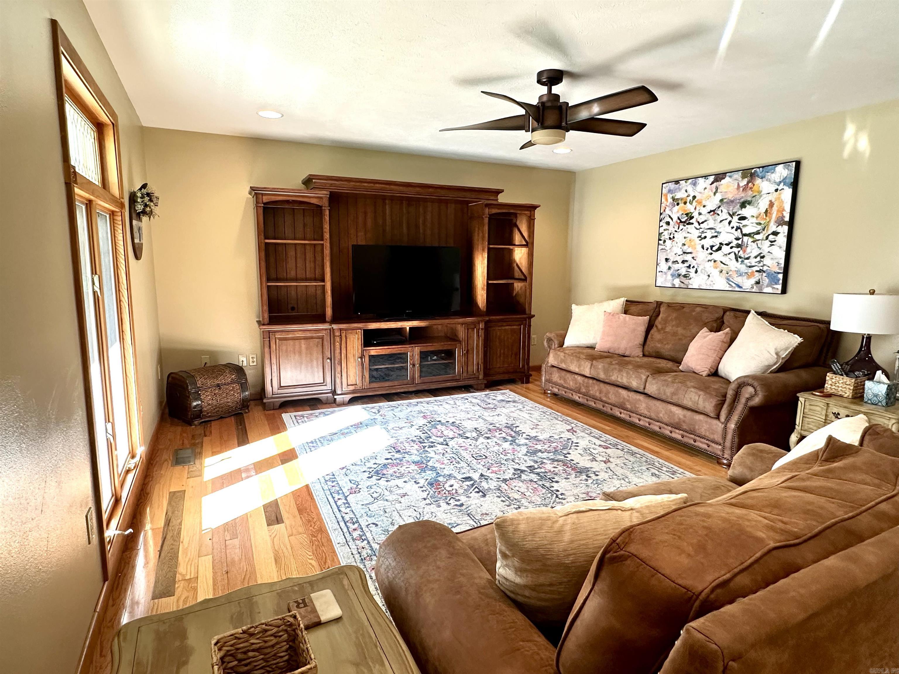 CEDAR GLEN - Residential