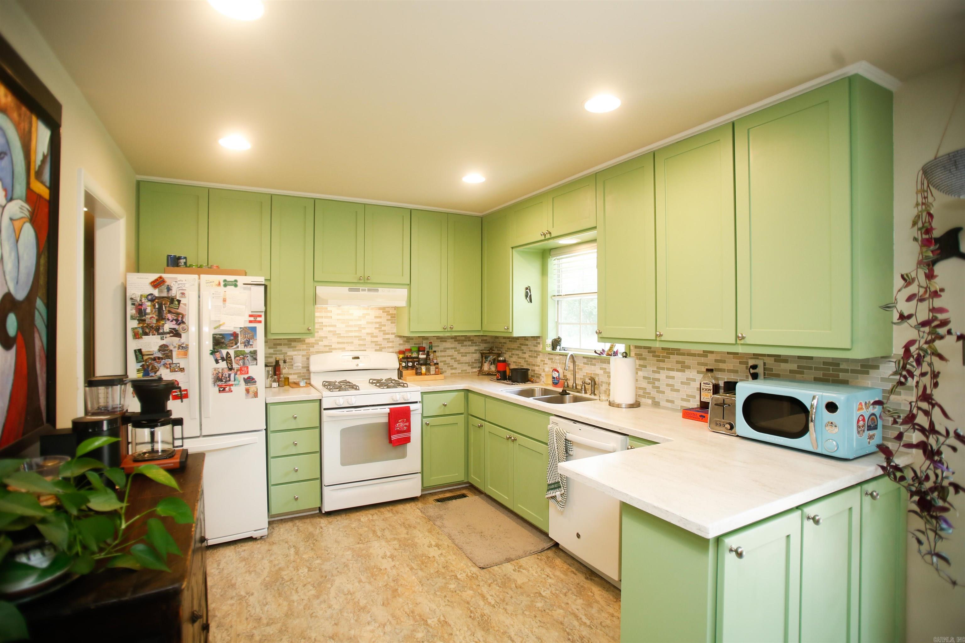 1N-13-01 - Residential Lease