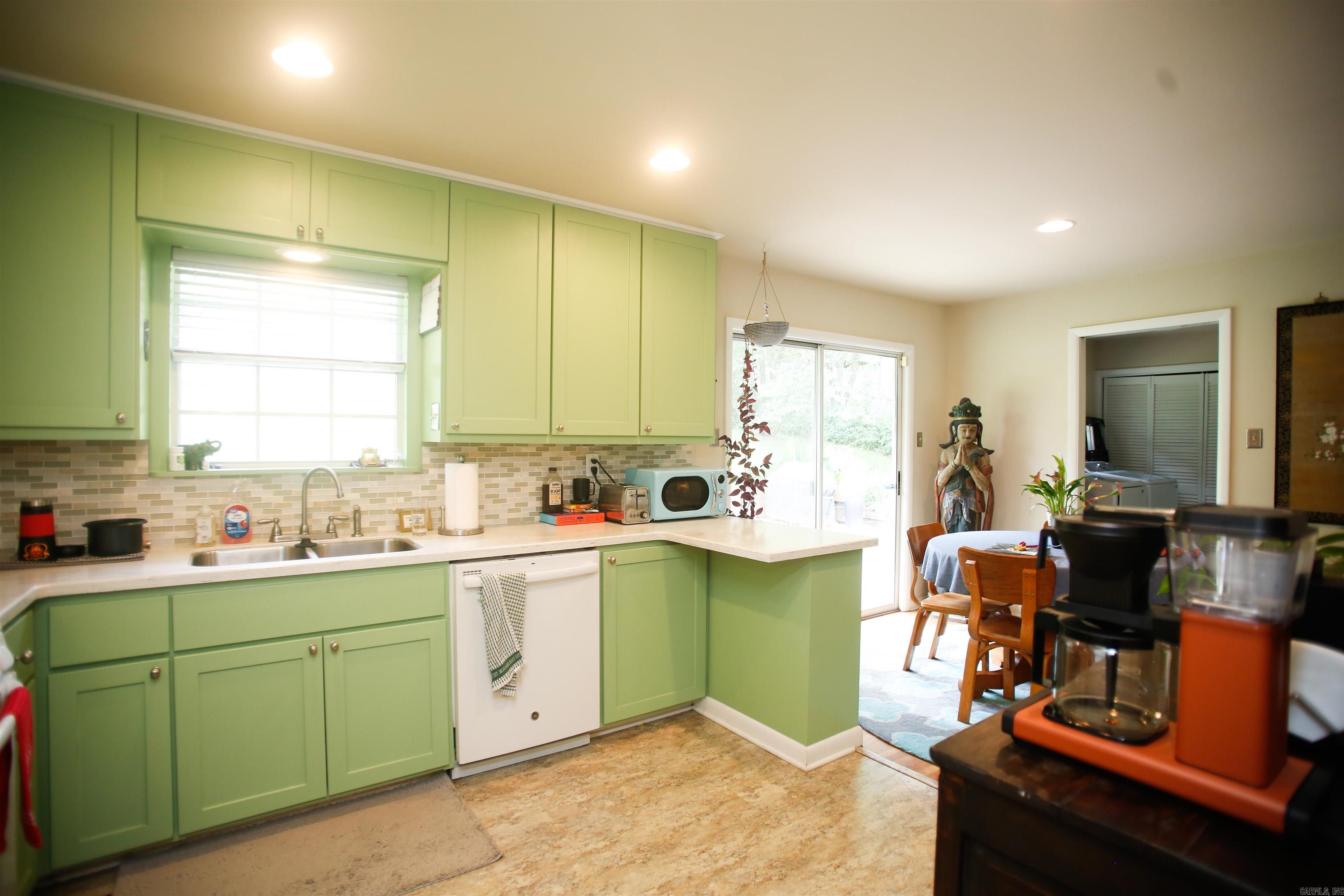 1N-13-01 - Residential Lease