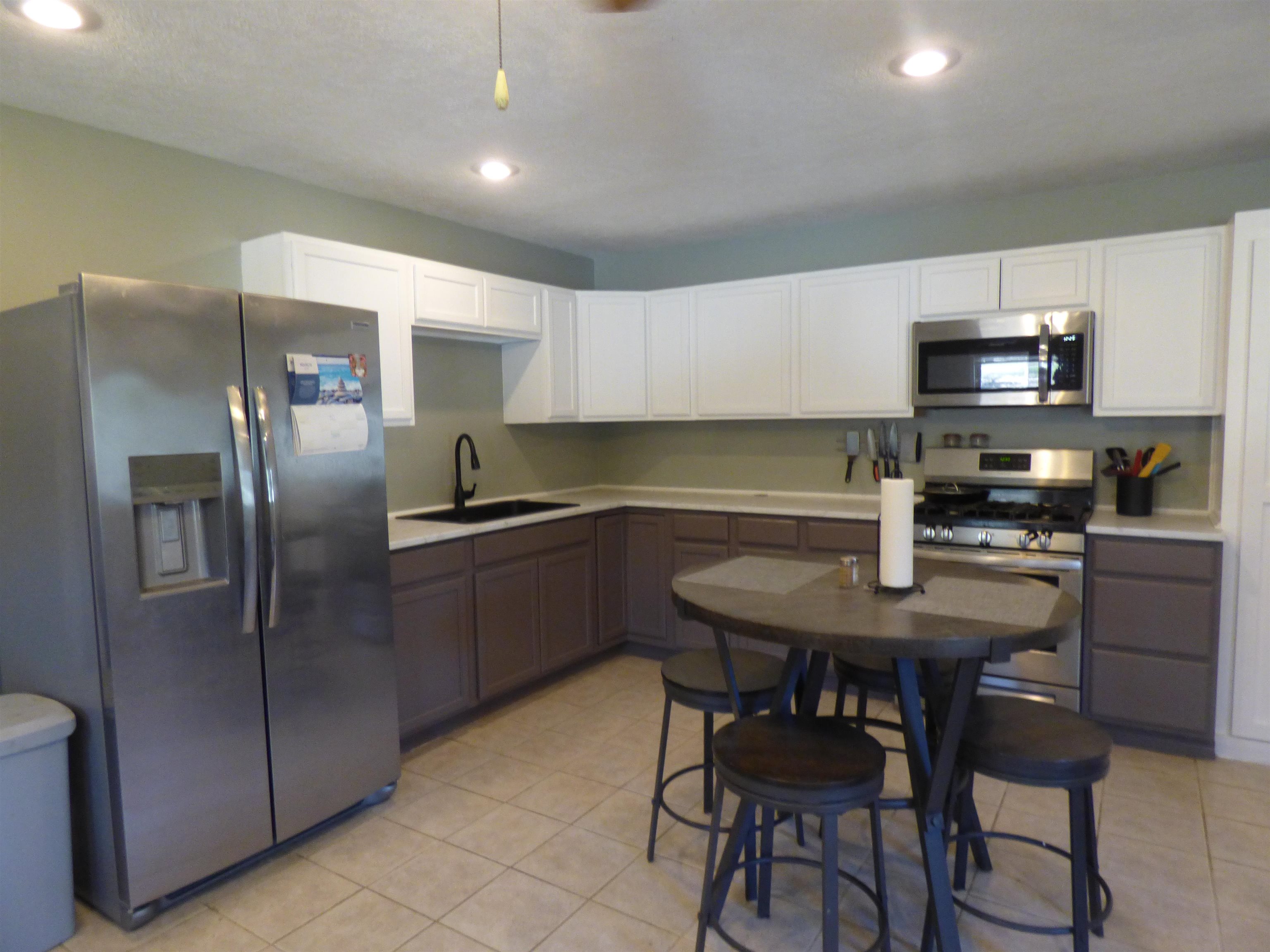 BUFORD ESTATES - Residential