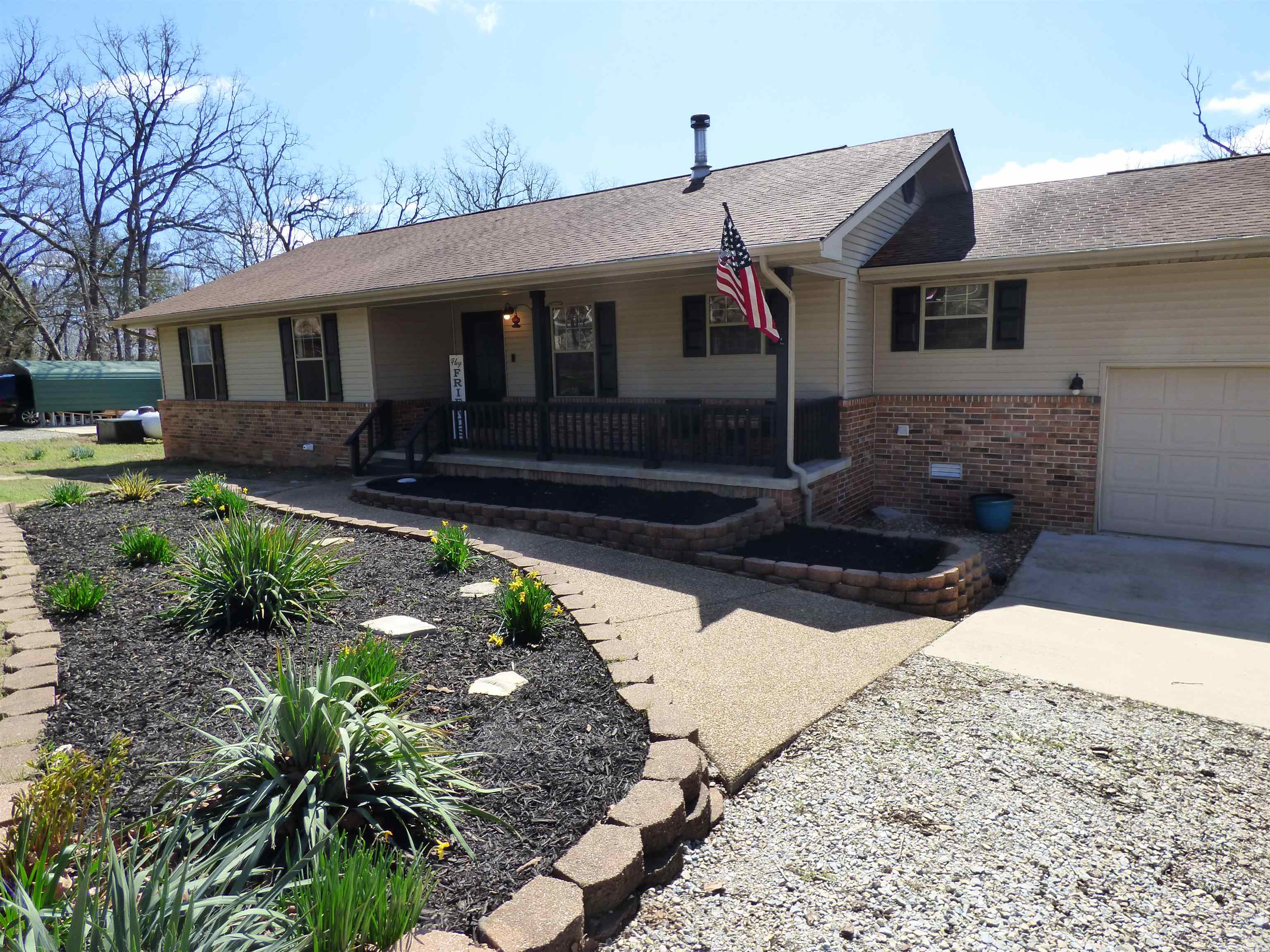 BUFORD ESTATES - Residential