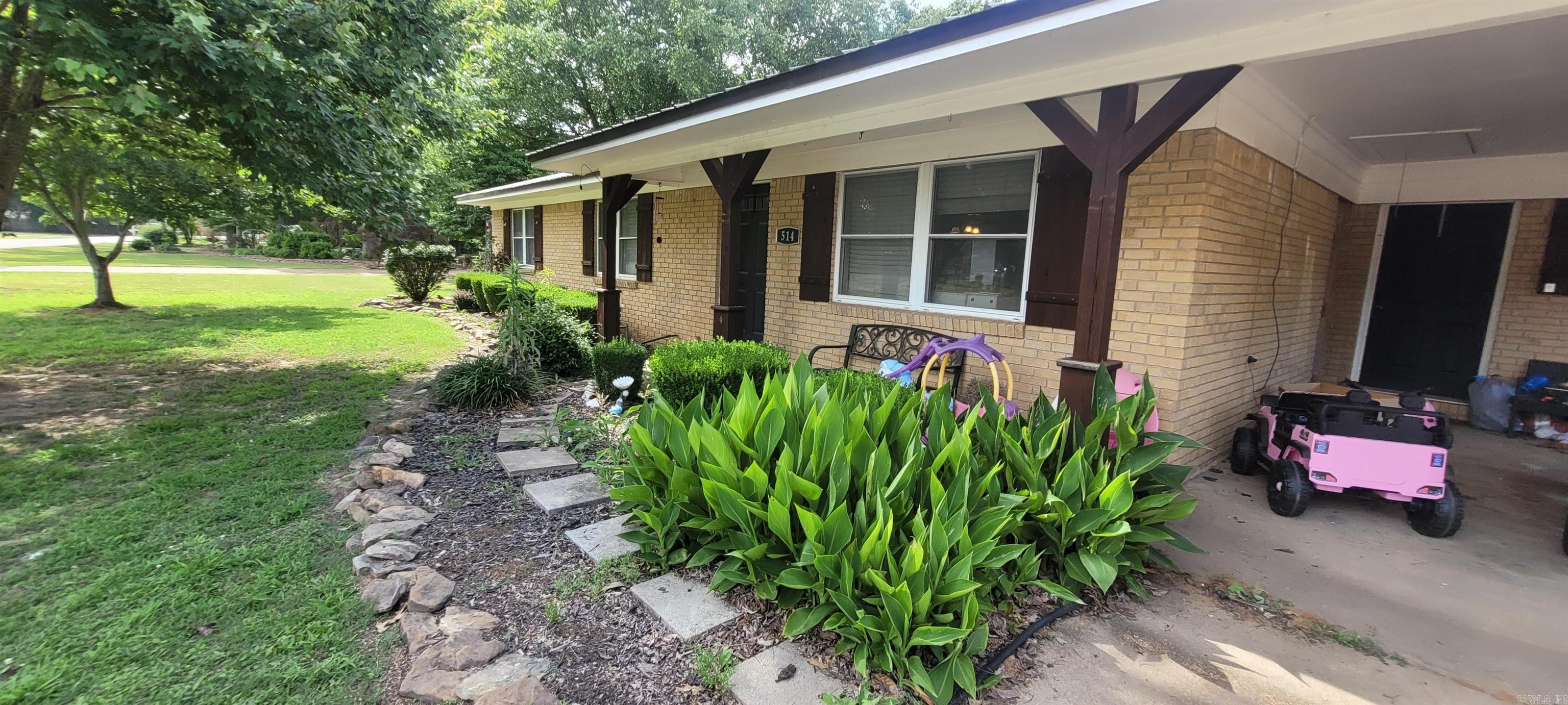 REYNOLDS & CAIN - Residential
