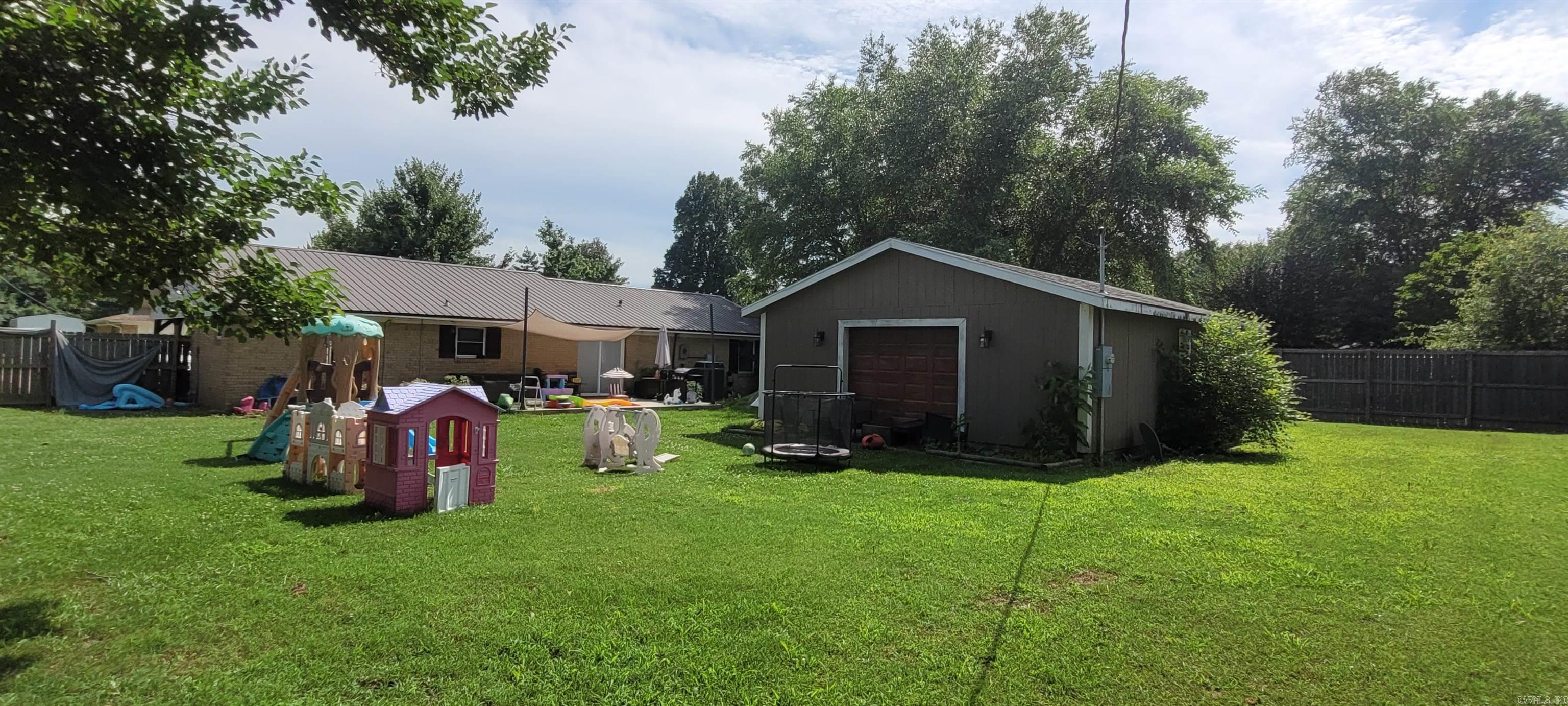 REYNOLDS & CAIN - Residential