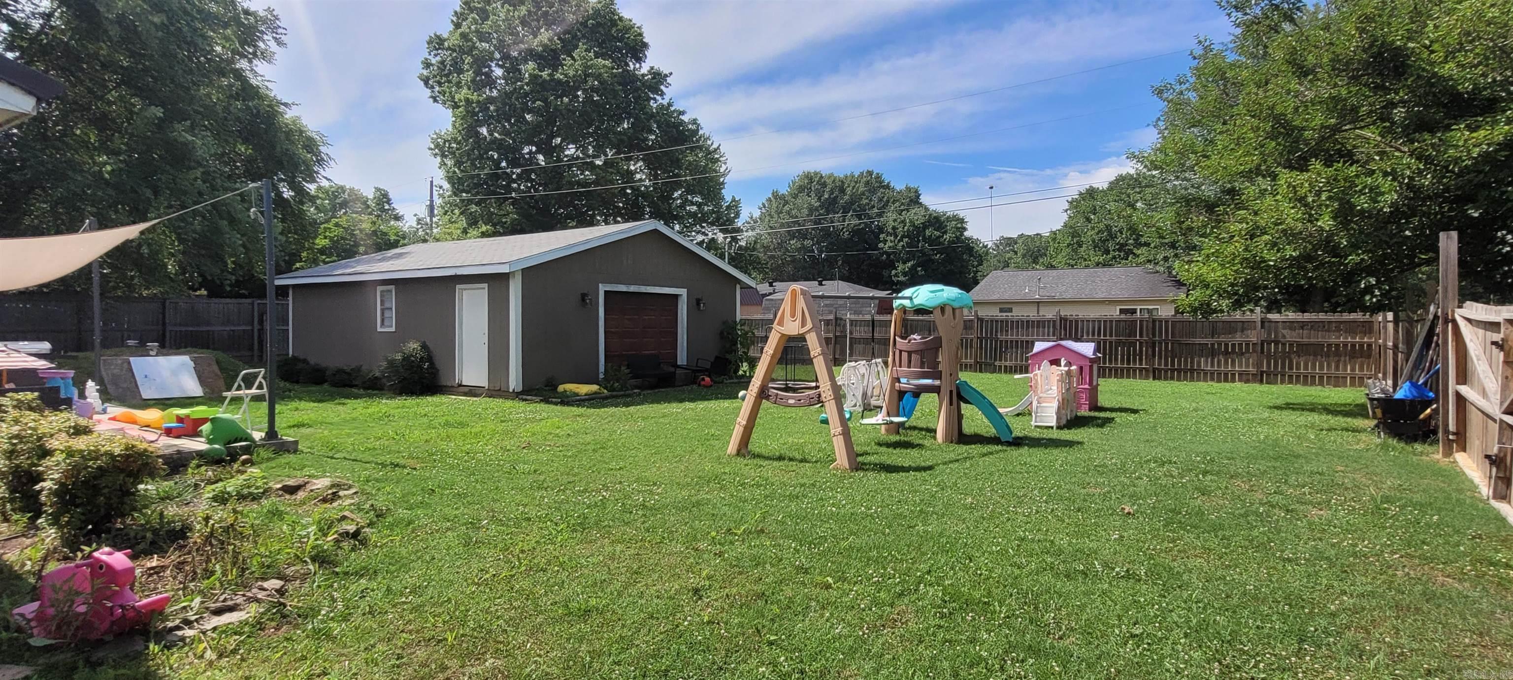 REYNOLDS & CAIN - Residential
