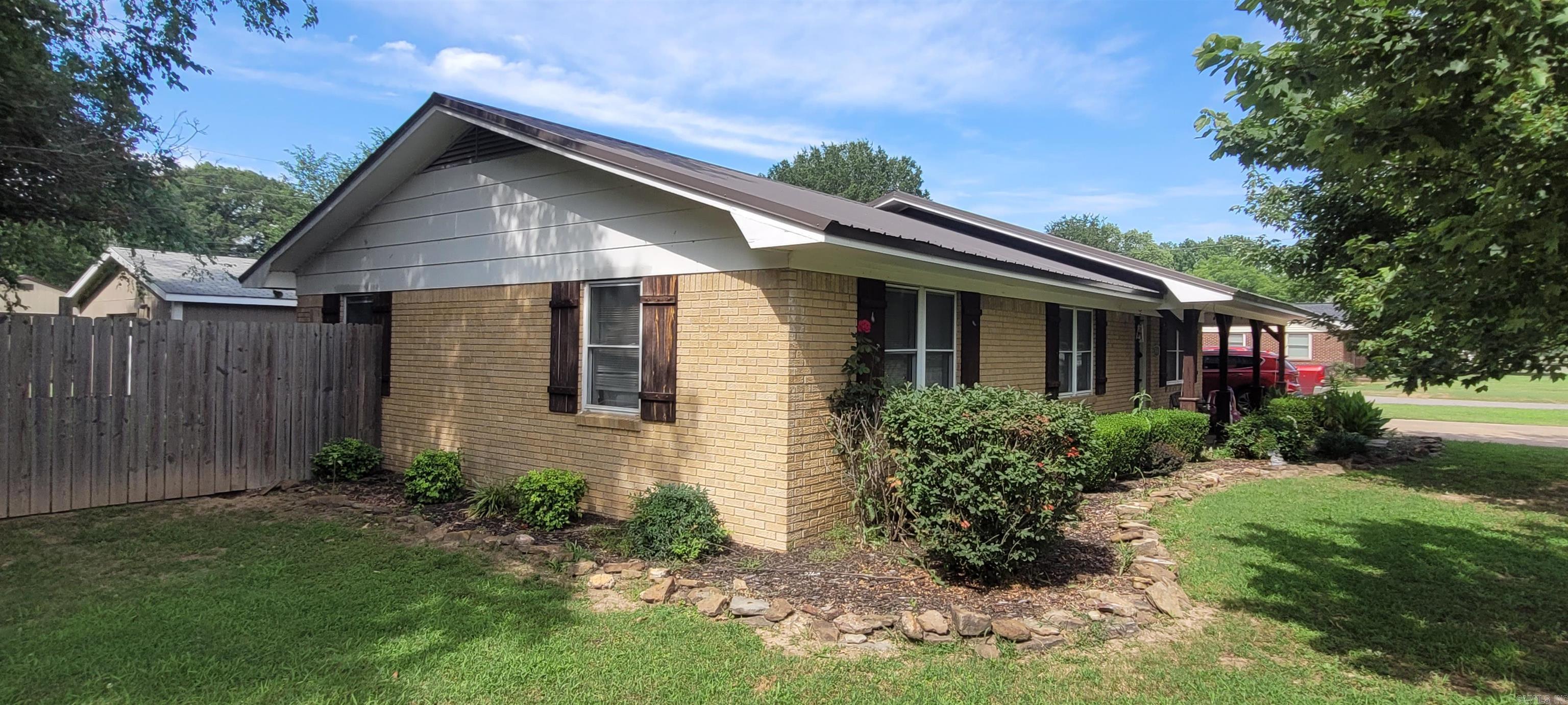 REYNOLDS & CAIN - Residential
