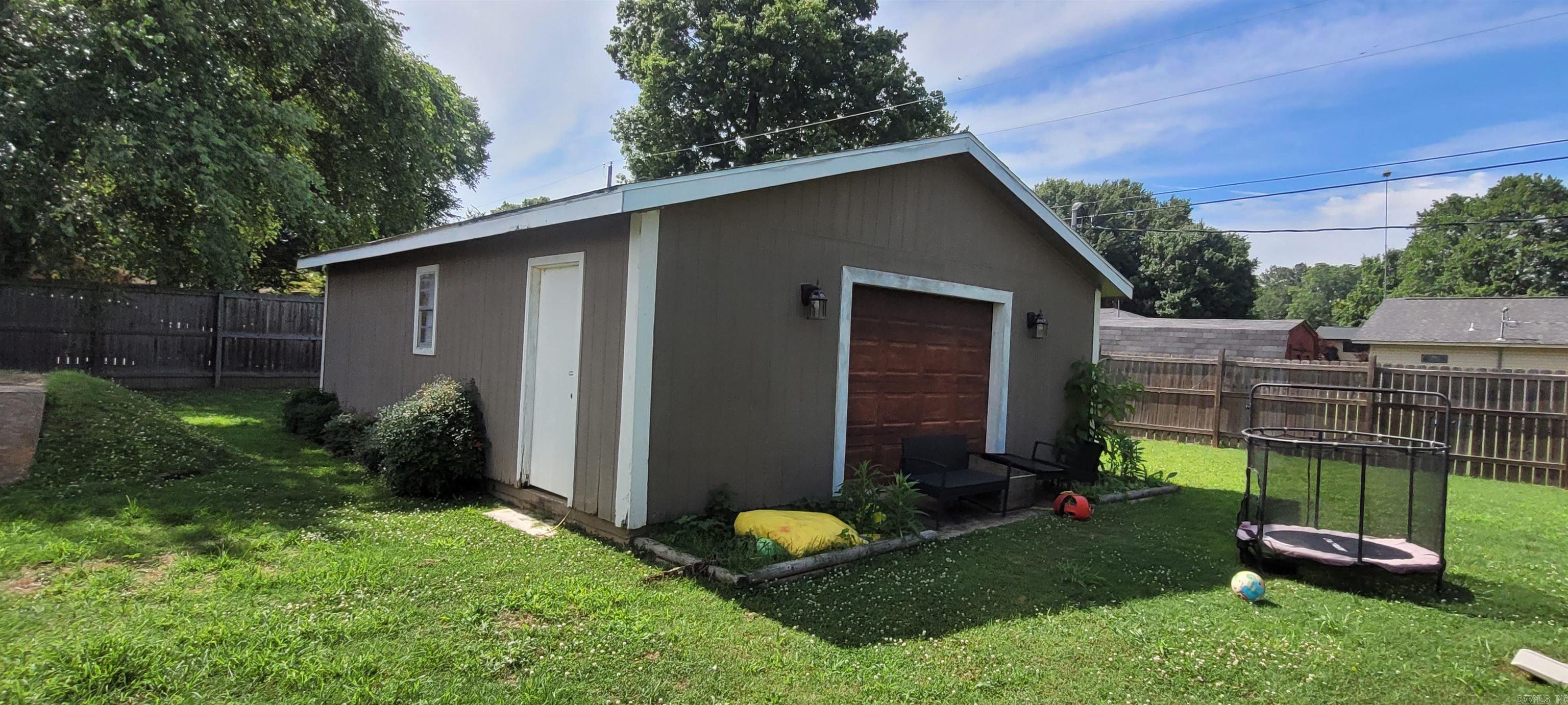 REYNOLDS & CAIN - Residential