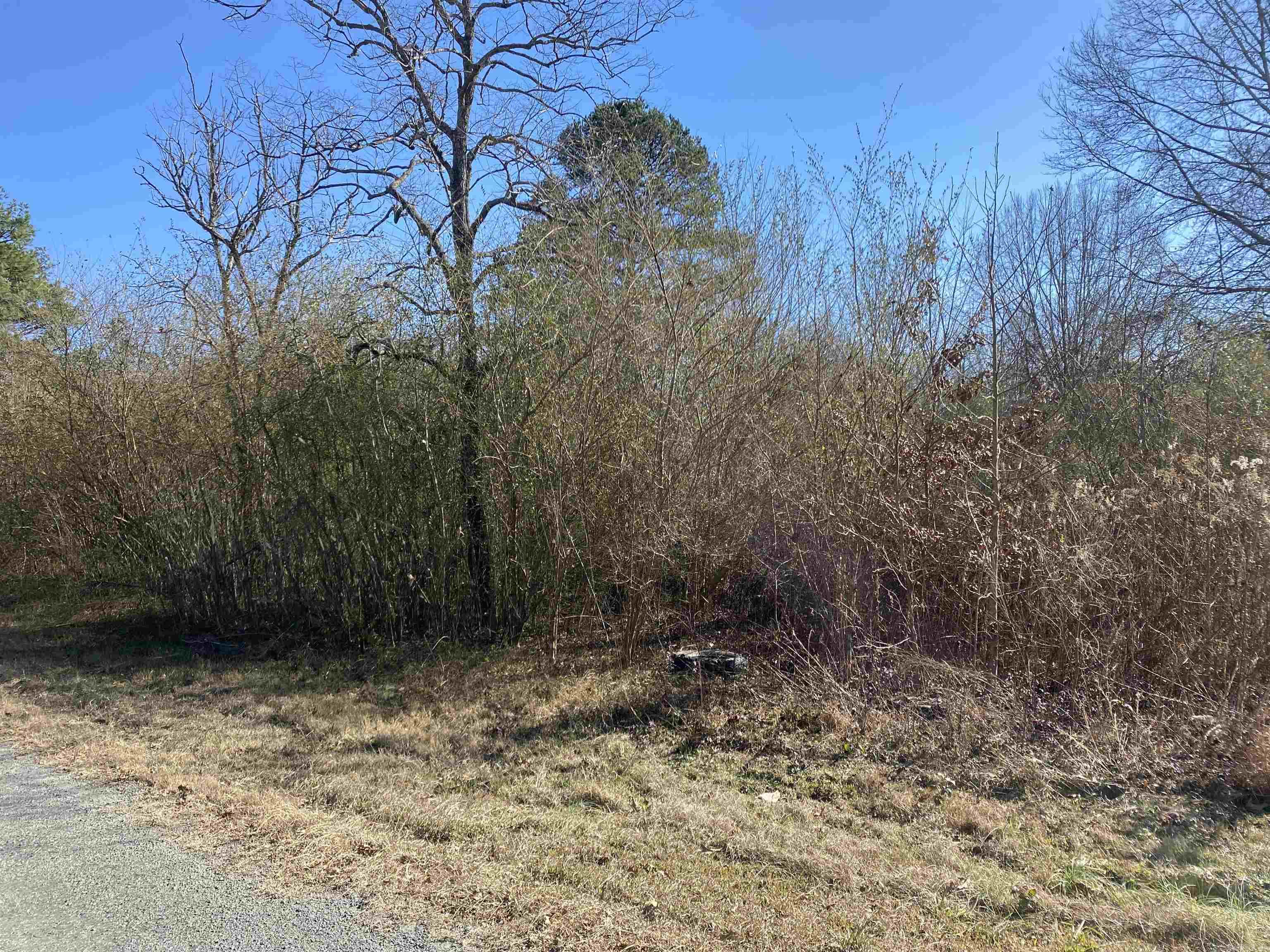 Perfect place to start living the Country life. Country living, near the city and Hwy. Call Agents today