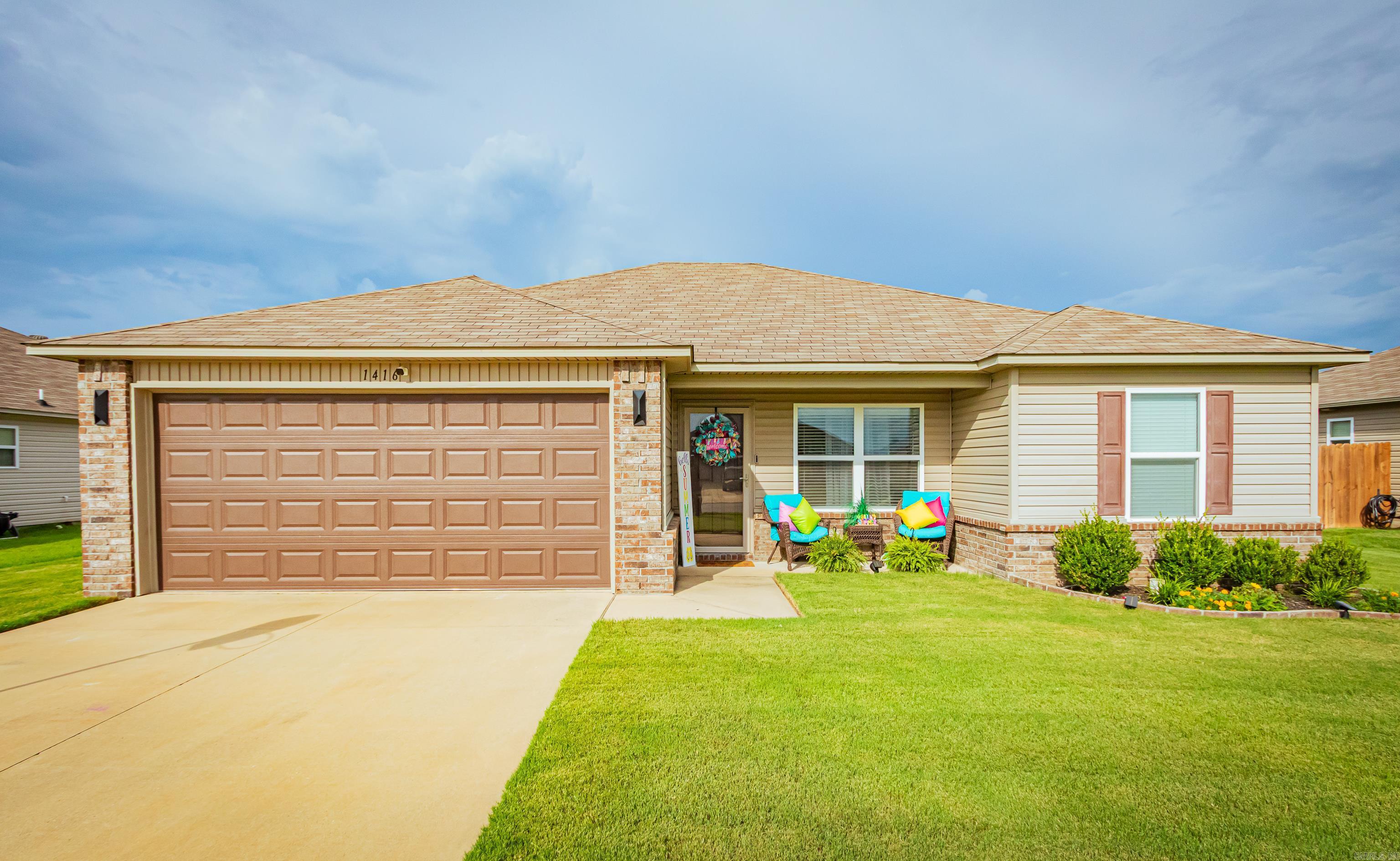 This well-maintained 3-bedroom, 2-bath home offers a functional layout with comfortable living spaces and a spacious primary suite. Step outside to enjoy the fully finished she-shed, built in 2025, complete with electricity—perfect for a home office, studio, gym, hobby room, or private retreat. The spacious backyard provides plenty of room for entertaining or relaxing. Conveniently located in North Little Rock with easy access to shopping, dining, and major highways, this home is ready for its next owner!