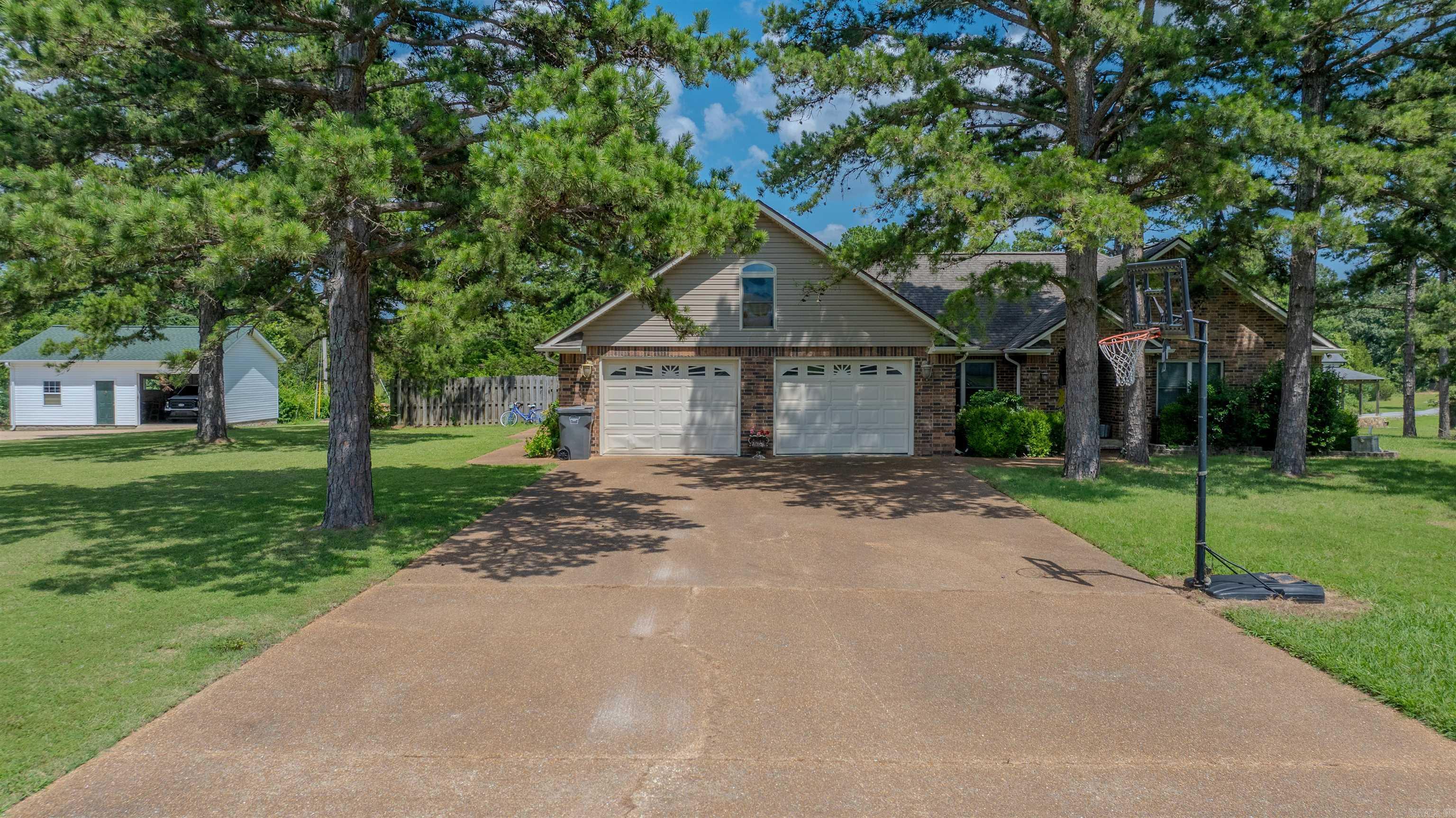 DOUBLE OAK ESTATES - Residential