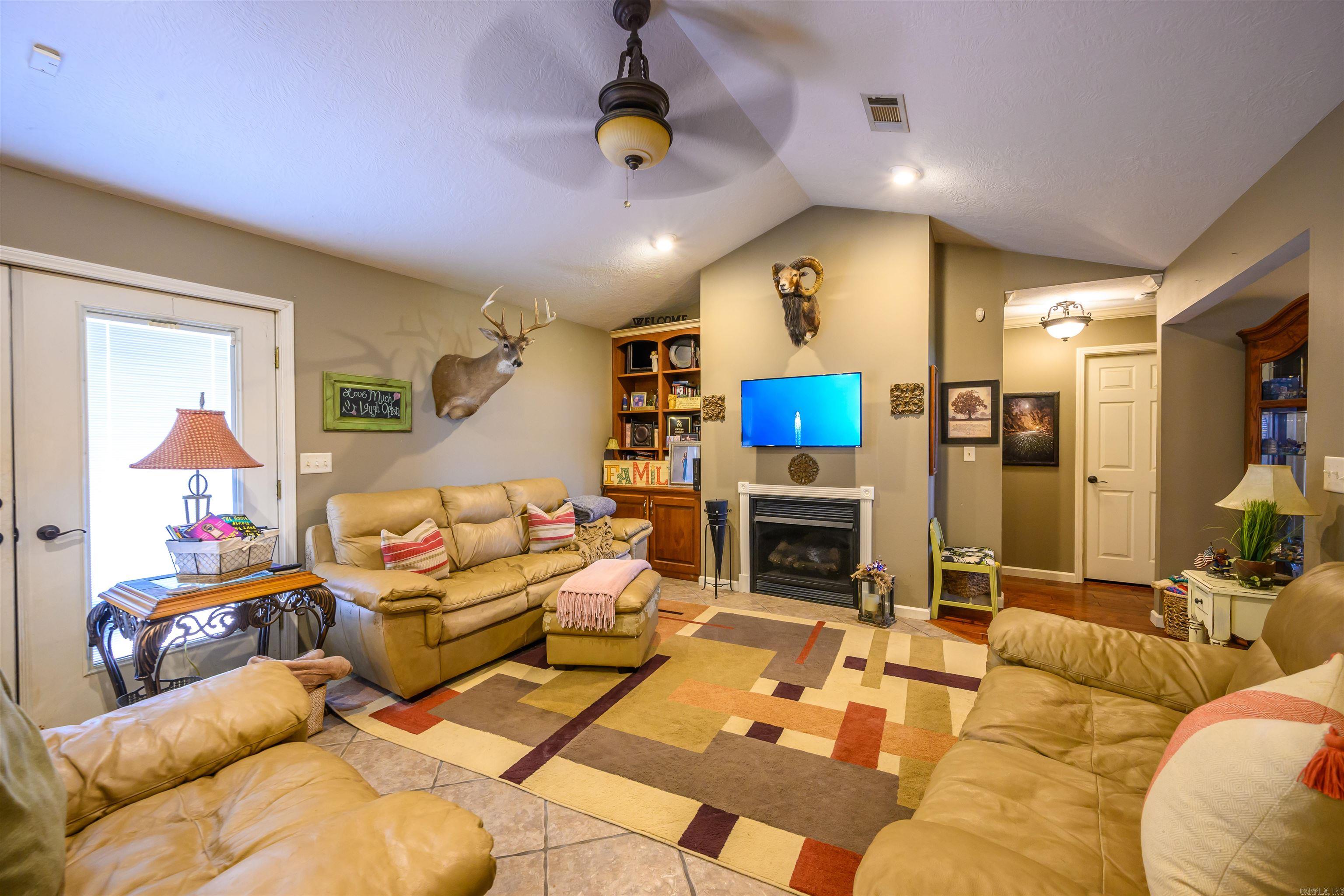DOUBLE OAK ESTATES - Residential