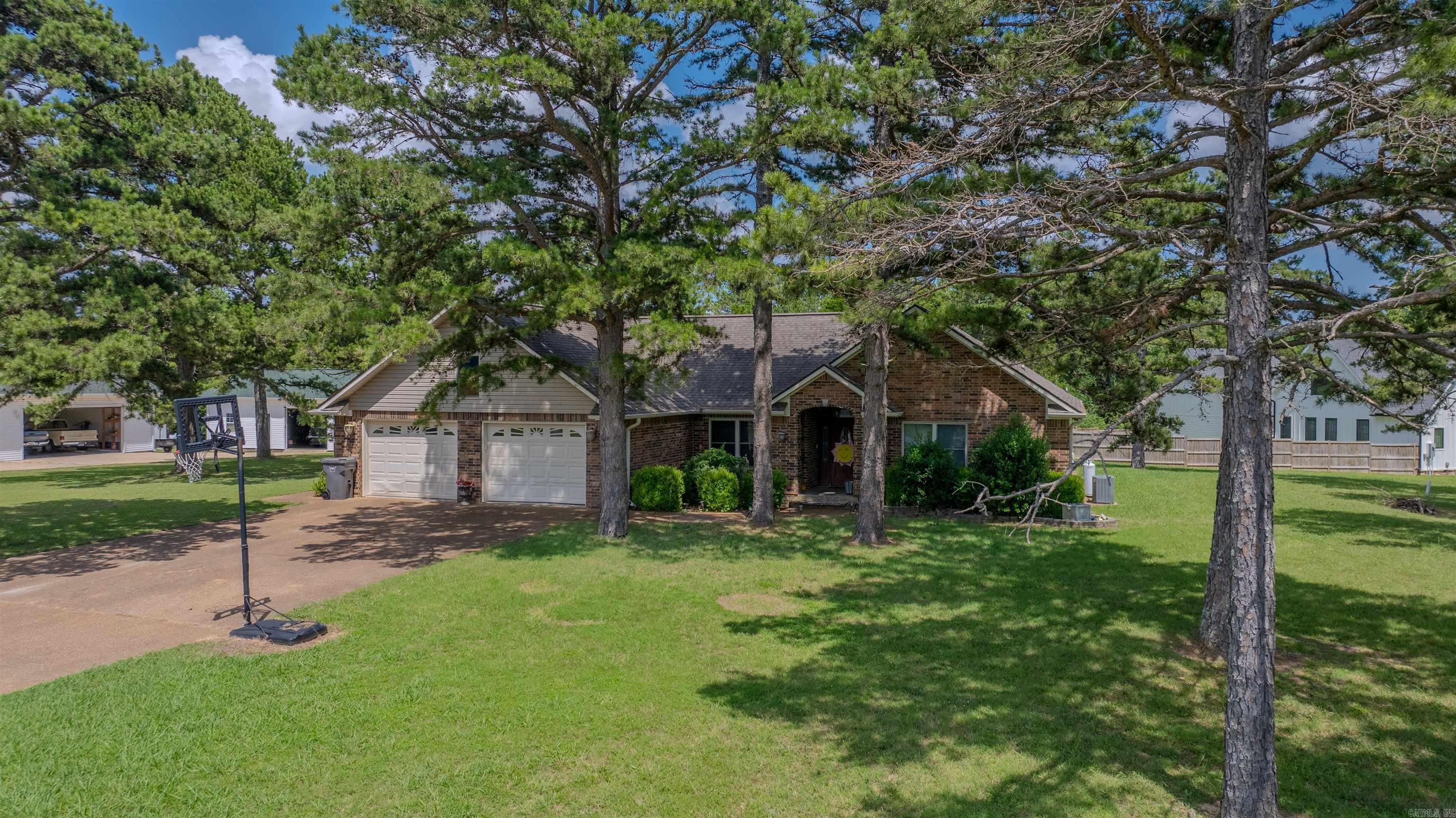 DOUBLE OAK ESTATES - Residential