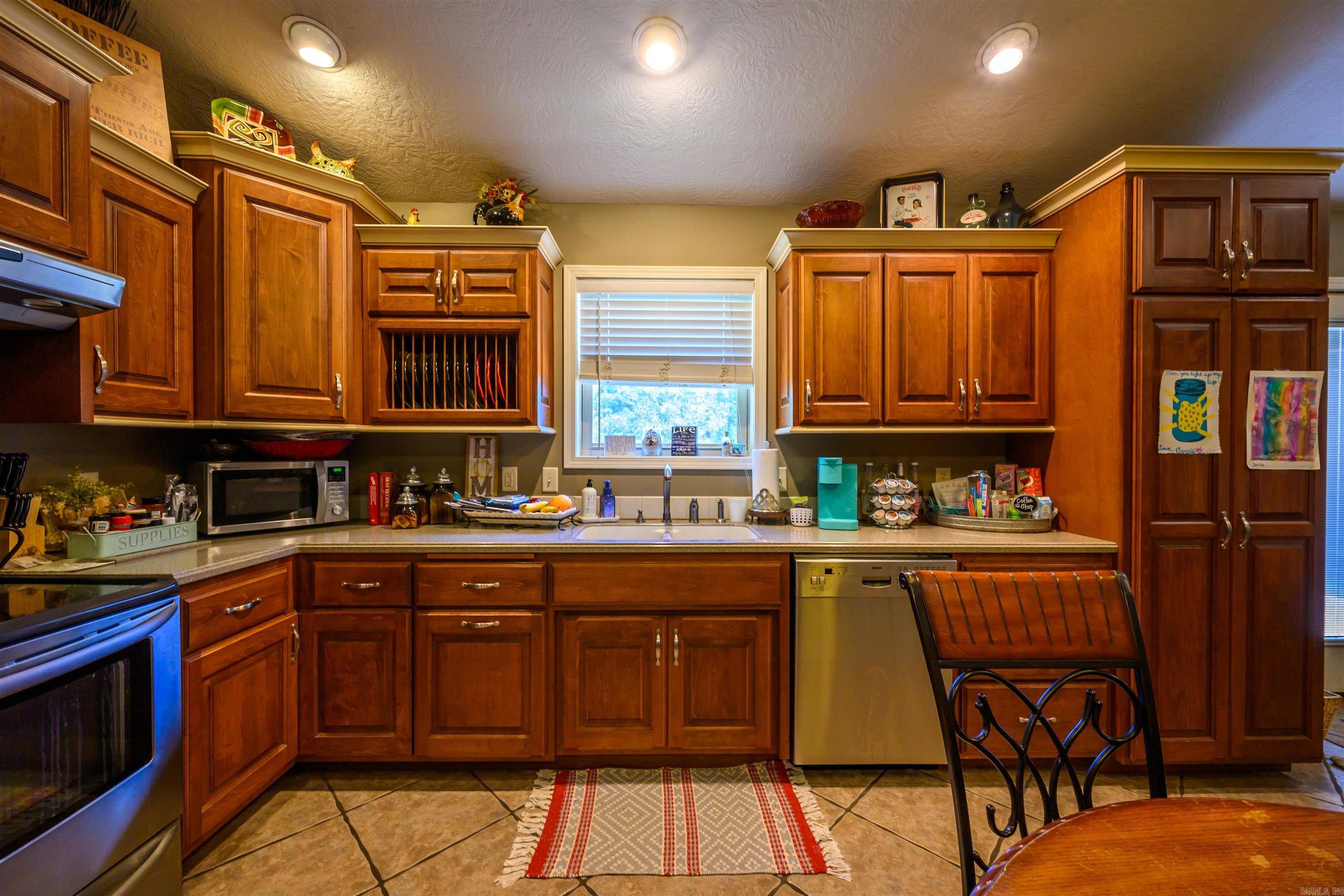 DOUBLE OAK ESTATES - Residential