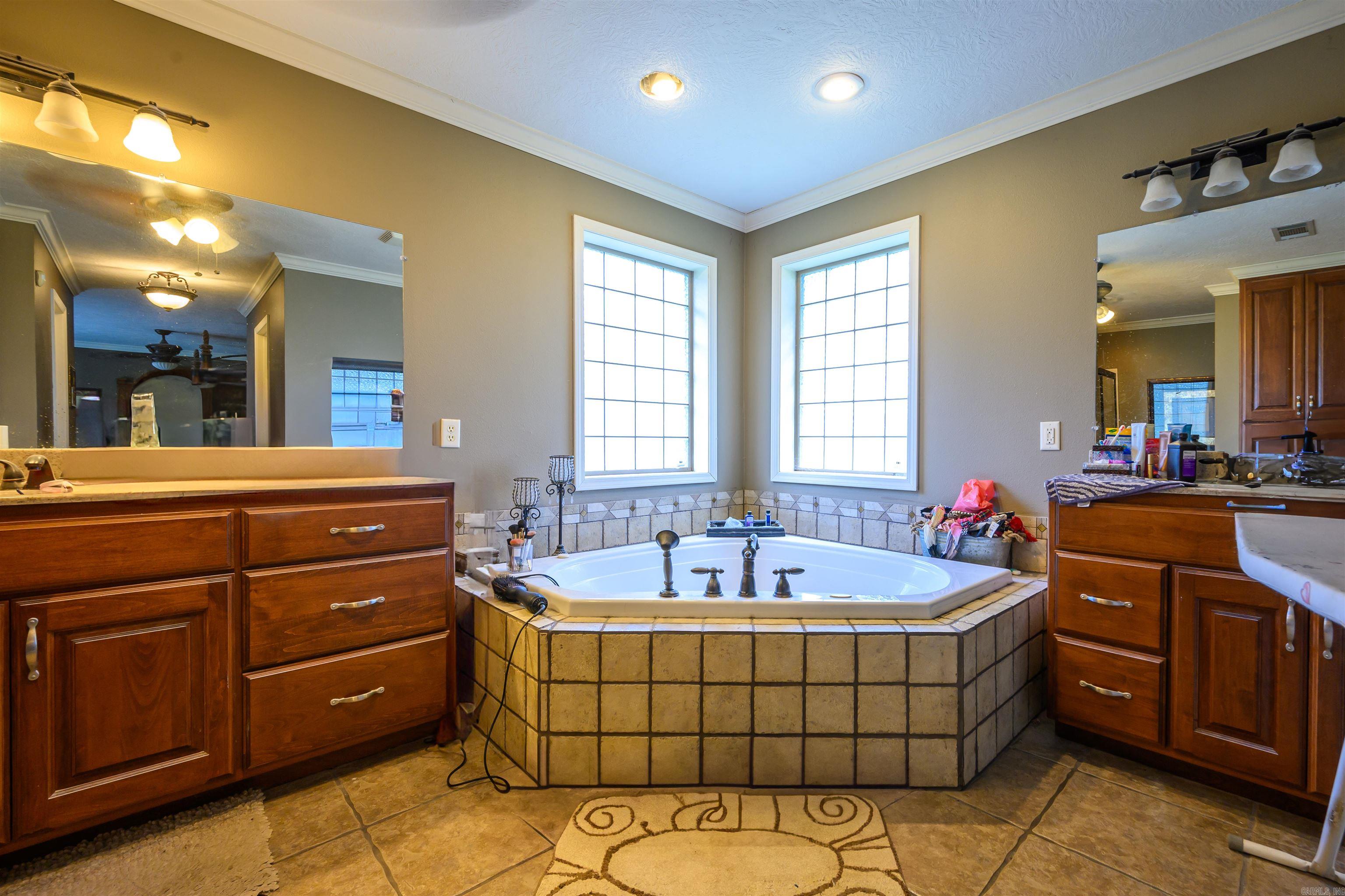 DOUBLE OAK ESTATES - Residential