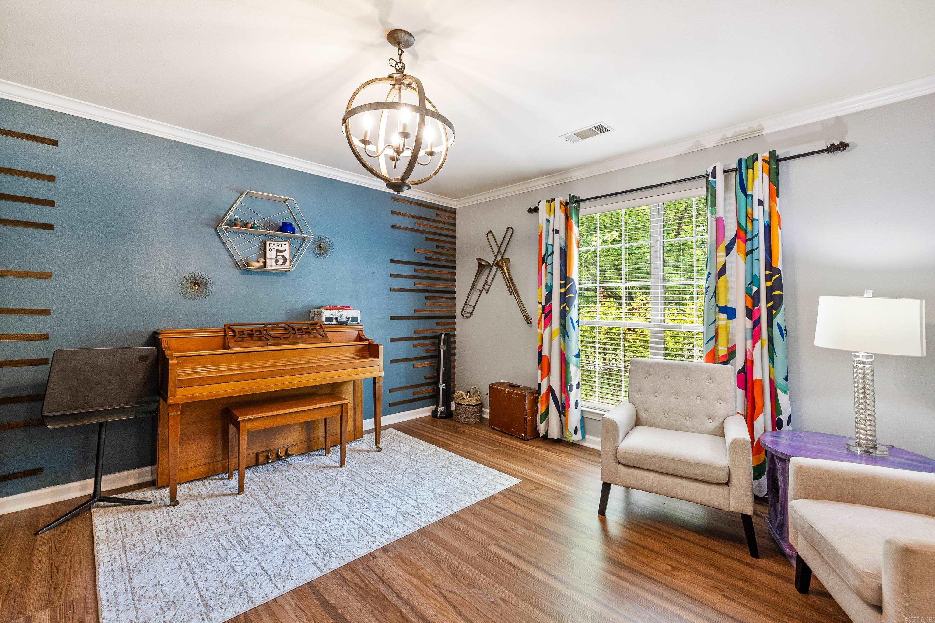 RIVER OAKS - Residential