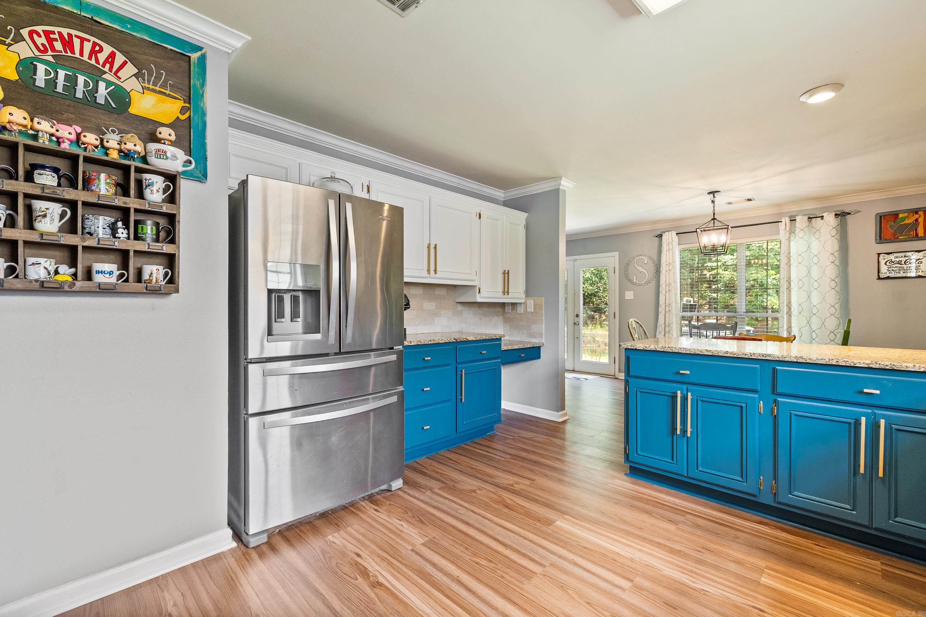 RIVER OAKS - Residential
