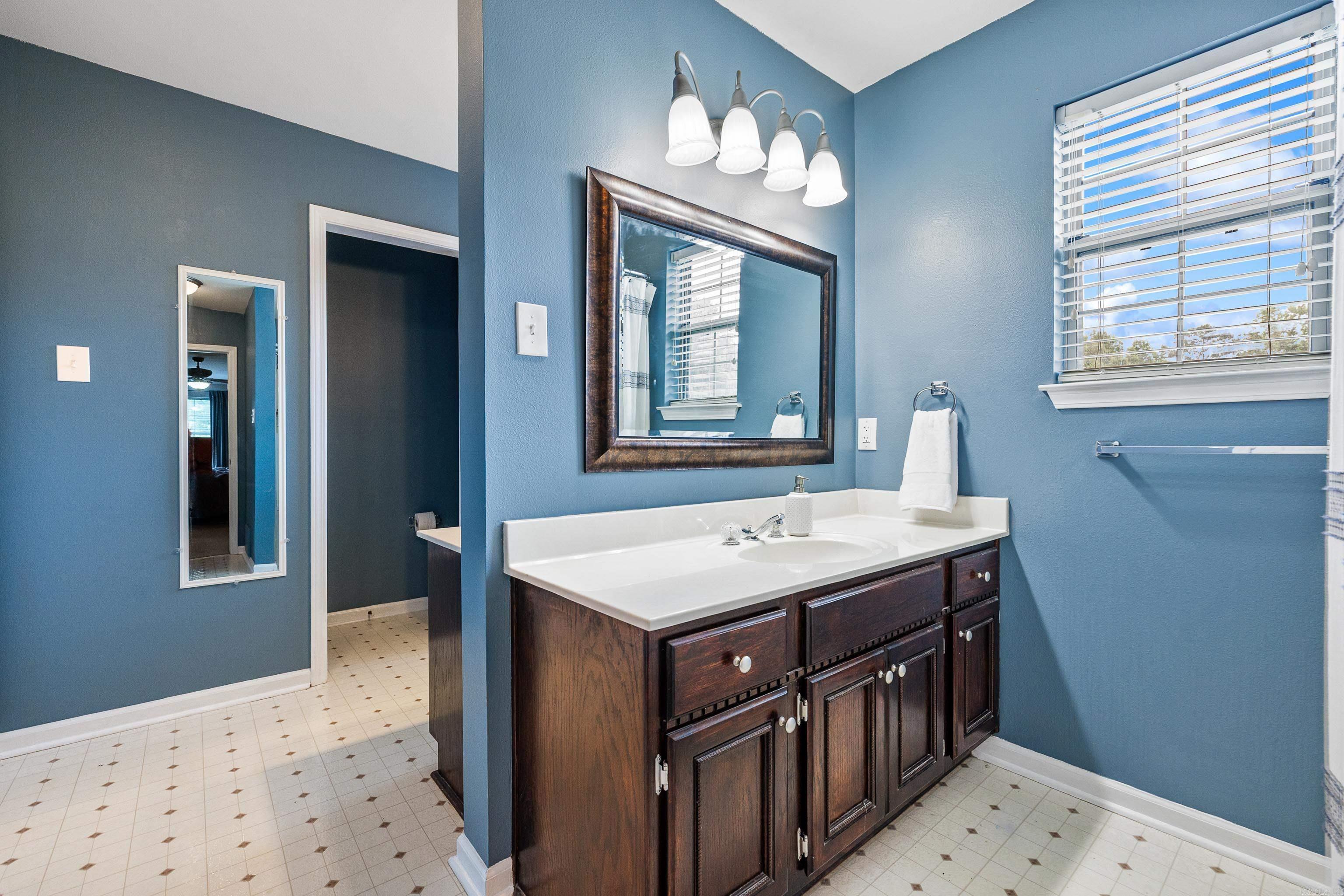RIVER OAKS - Residential