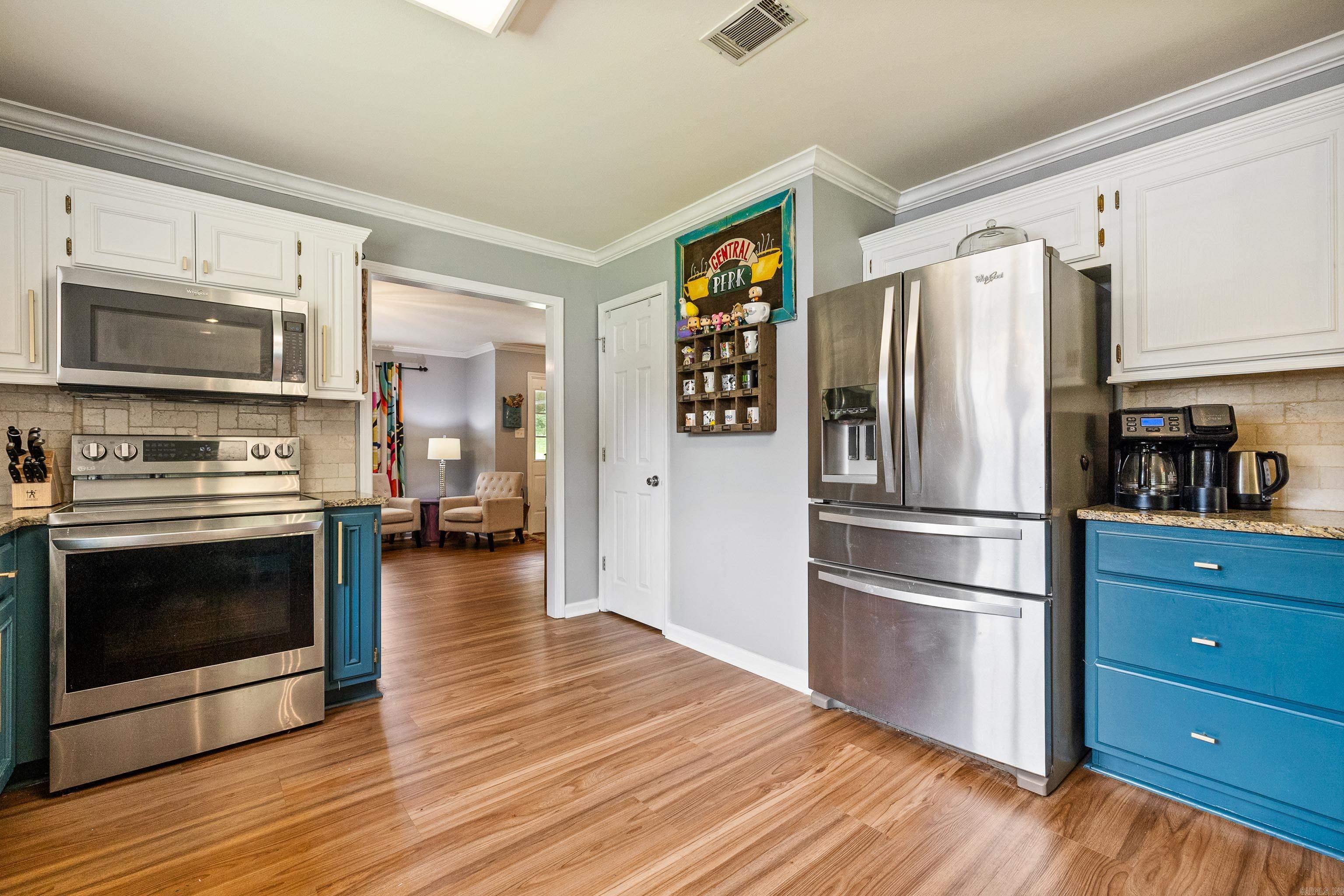 RIVER OAKS - Residential