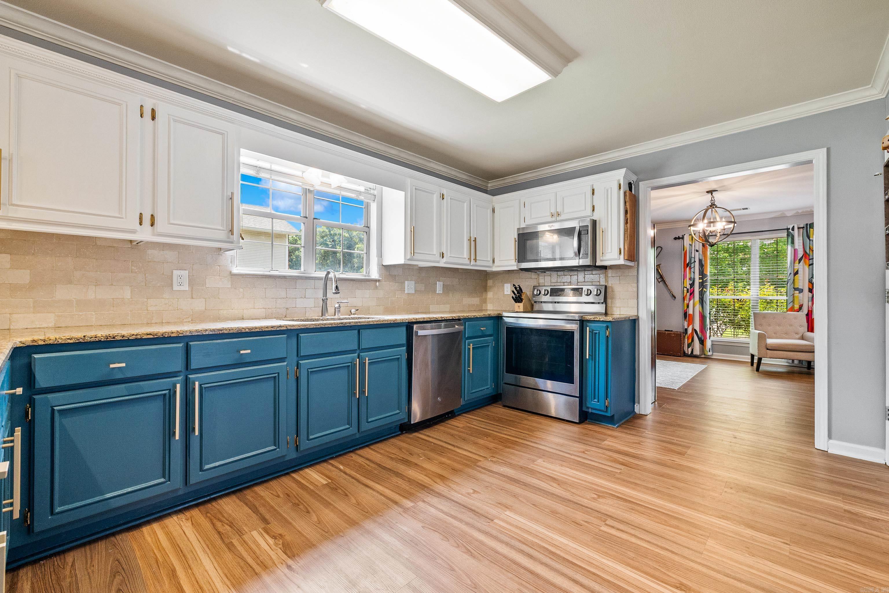 RIVER OAKS - Residential