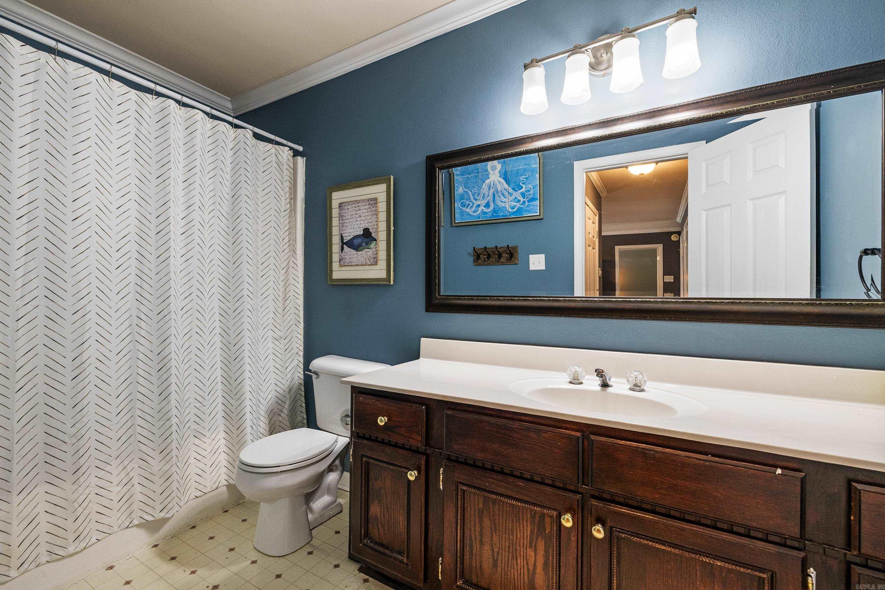 RIVER OAKS - Residential