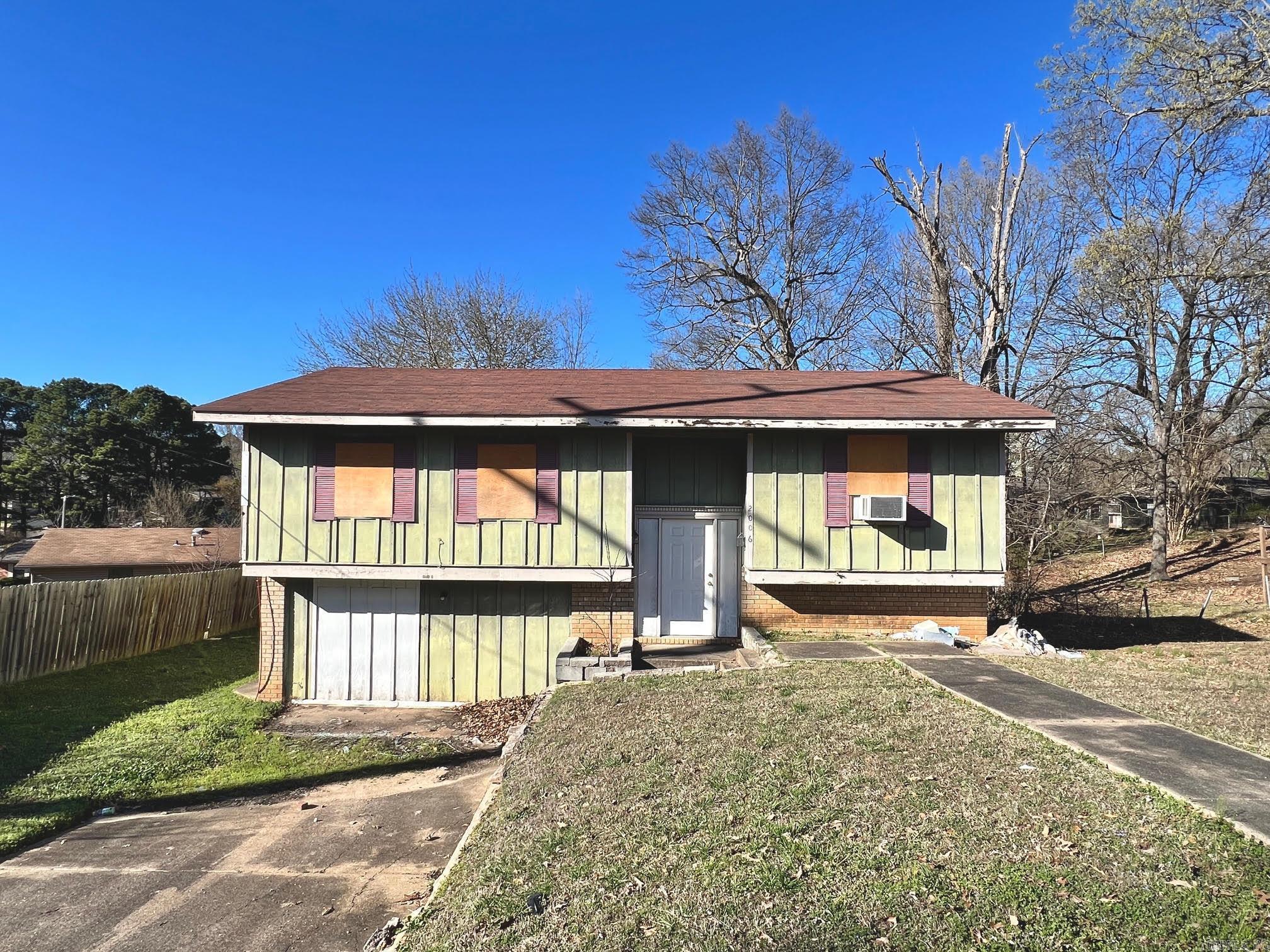 Investor-ready split-level home with 4 bedrooms, 3 full bathrooms, and 2 full kitchens, offering 2,000 sq?ft of versatile living space on a 0.22-acre lot. Upstairs features 3 bedrooms, 2 bathrooms, a full kitchen, dining area, and living room with access to a large back deck. The downstairs includes 1 bedroom, 1 bathroom, full kitchen, and living area, ideal for a separate rental unit, in-law suite, or flexible living arrangement. This property is a blank canvas for renovation and presents significant potential for investors, flippers, or buyers seeking to maximize space and functionality. The split-level layout, multiple kitchens, and separate living areas allow for flexible design options and the creation of additional value. Situated on a manageable lot with outdoor space, the home provides opportunity for updates, modernization, and long-term equity growth. With its dual-unit potential and strong market location, this property is well-suited for buyers ready to complete a full rehab and unlock its full investment potential. Don't miss the chance to transform this property into a profitable rental, resale opportunity, or customized living space.