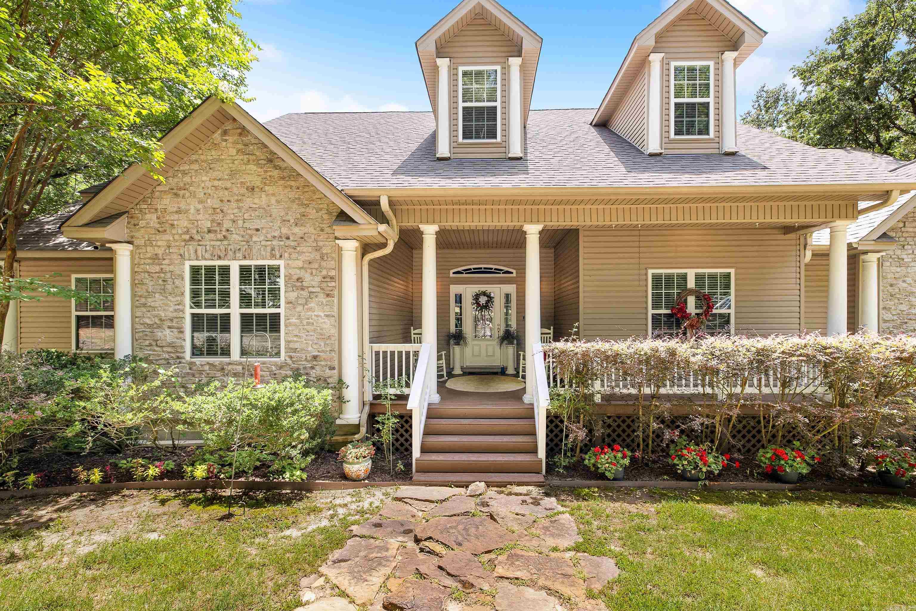 HOBBY TRAIL - Residential