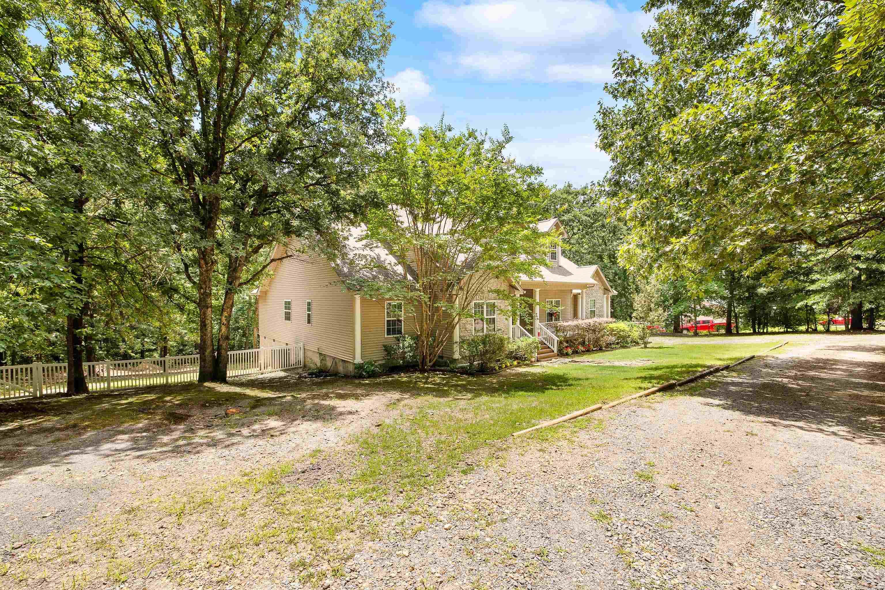 HOBBY TRAIL - Residential
