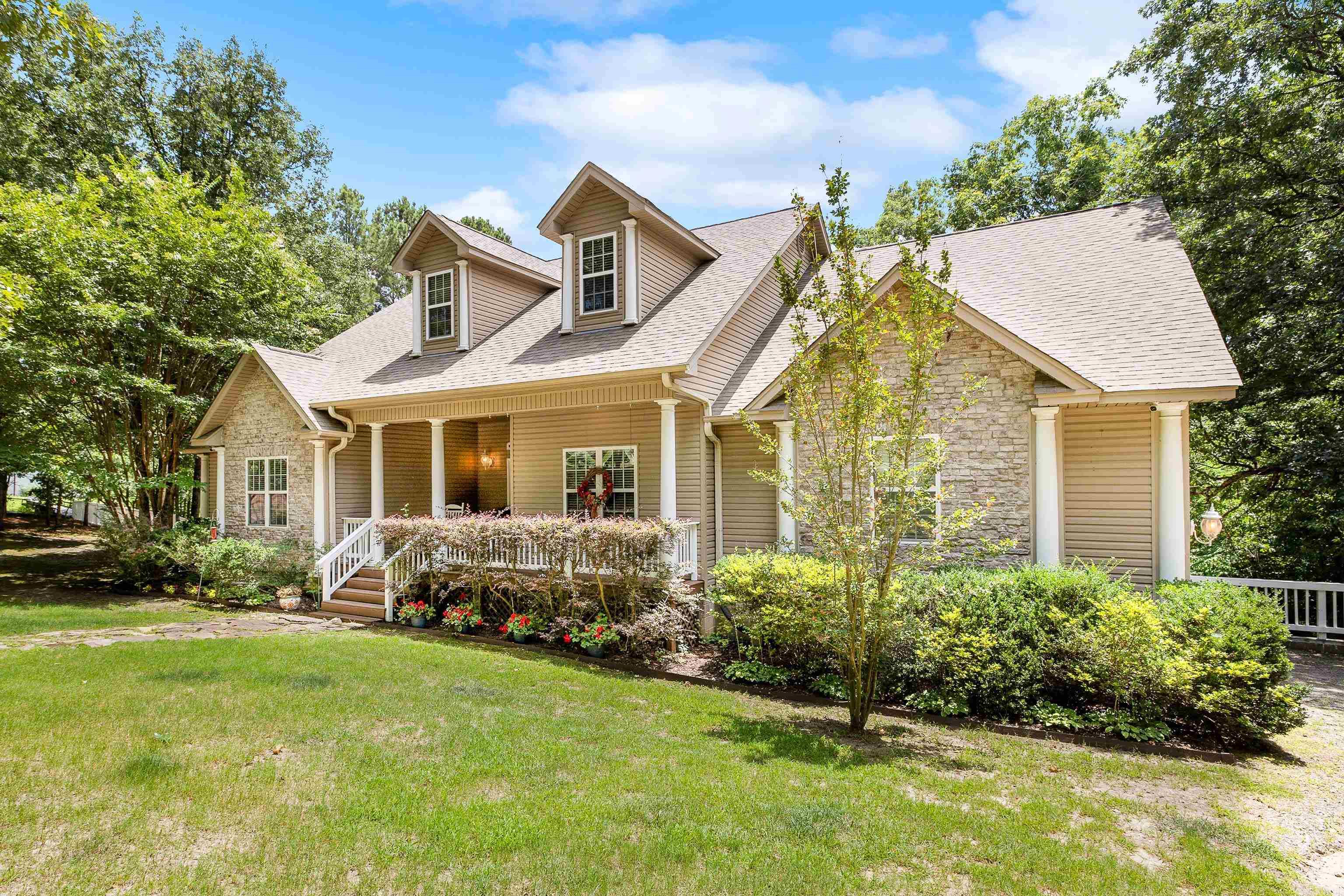 HOBBY TRAIL - Residential