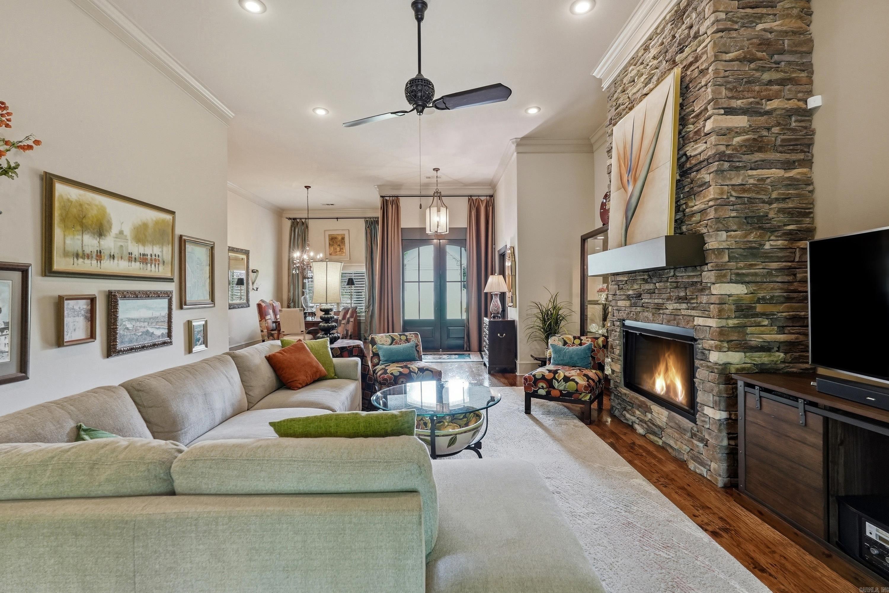 WOODLANDS EDGE - Residential
