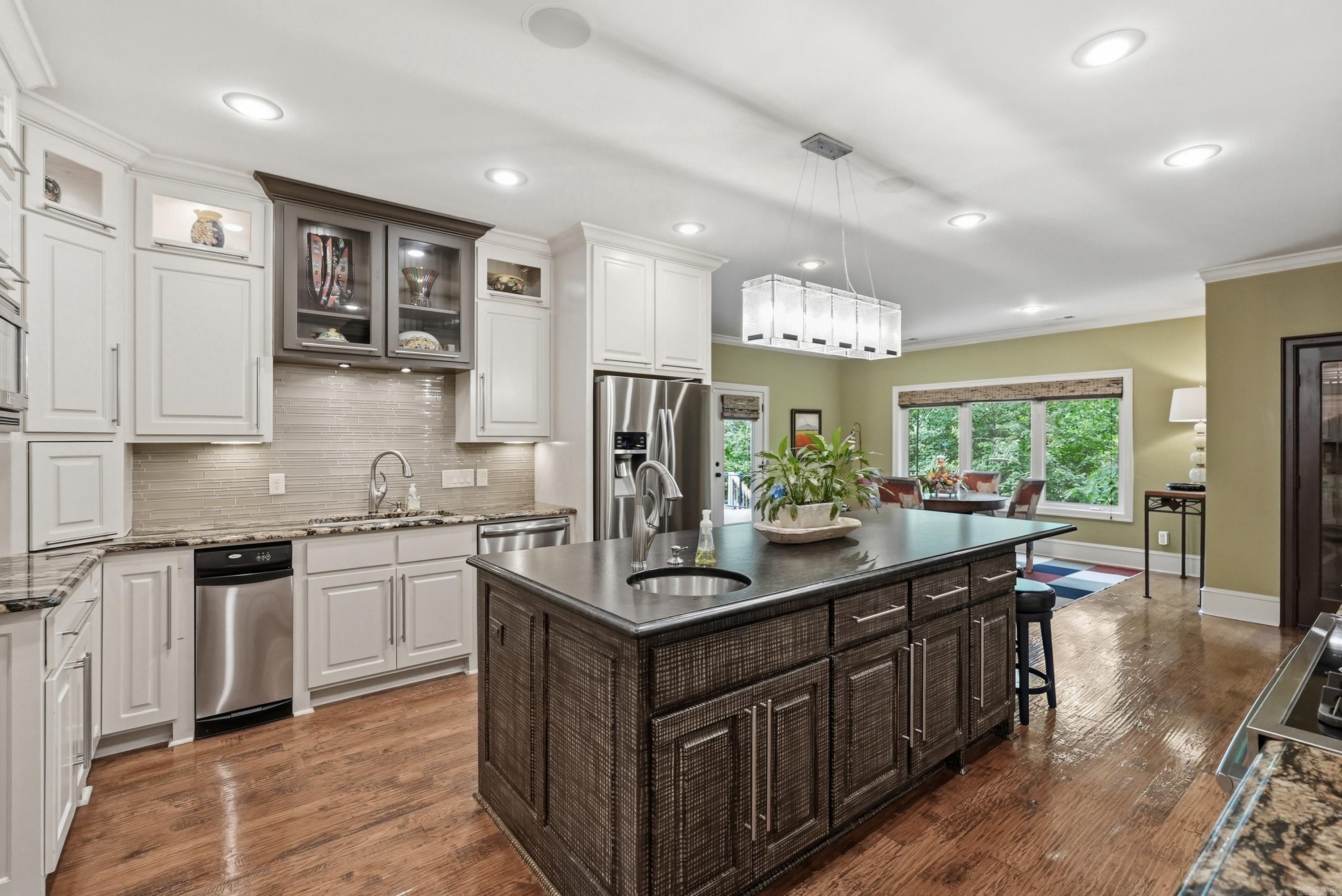 WOODLANDS EDGE - Residential