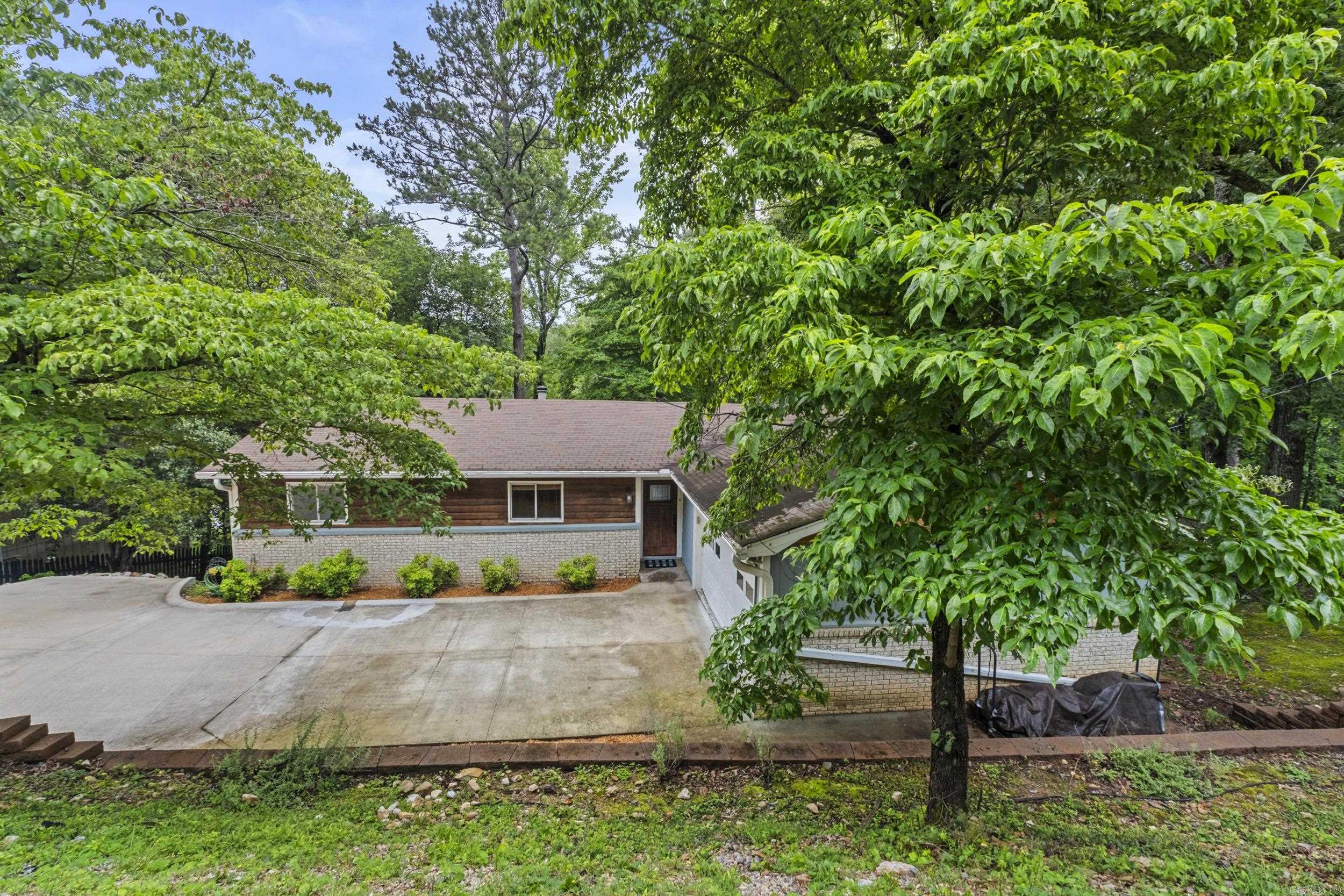 SPRING VALLEY MANOR - Residential