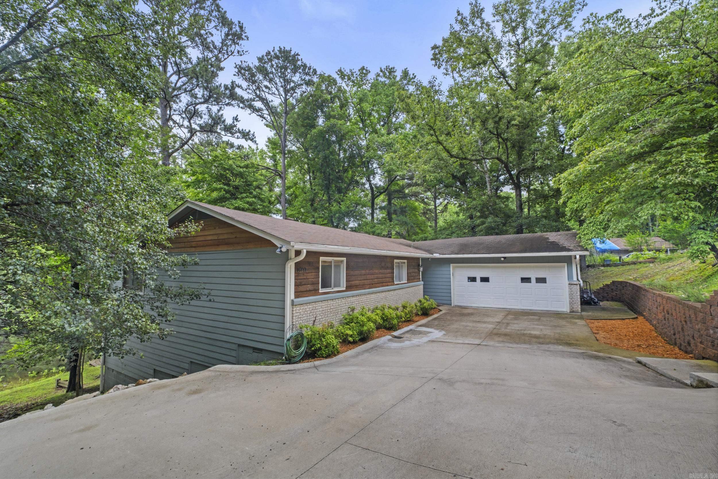 SPRING VALLEY MANOR - Residential