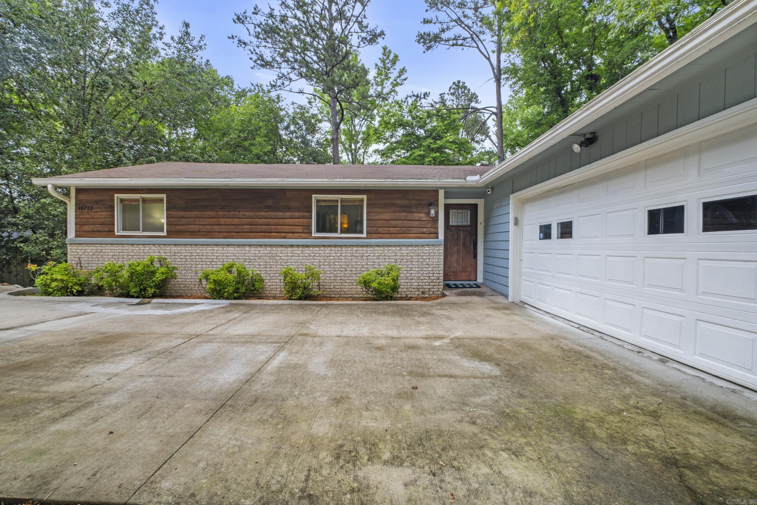 SPRING VALLEY MANOR - Residential
