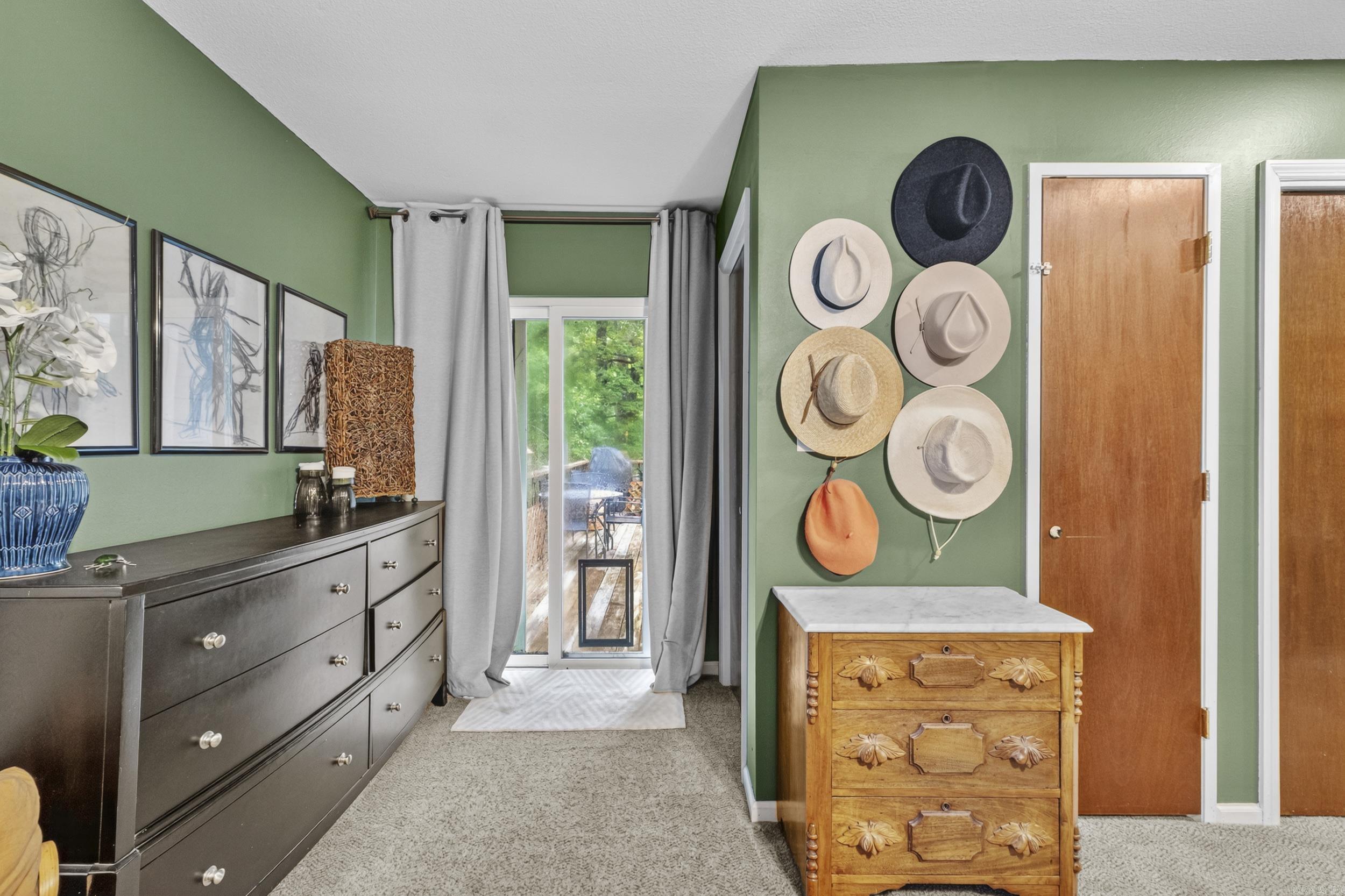 SPRING VALLEY MANOR - Residential