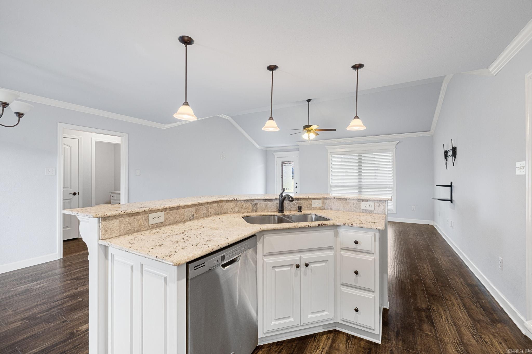 CROSS CREEK - Residential