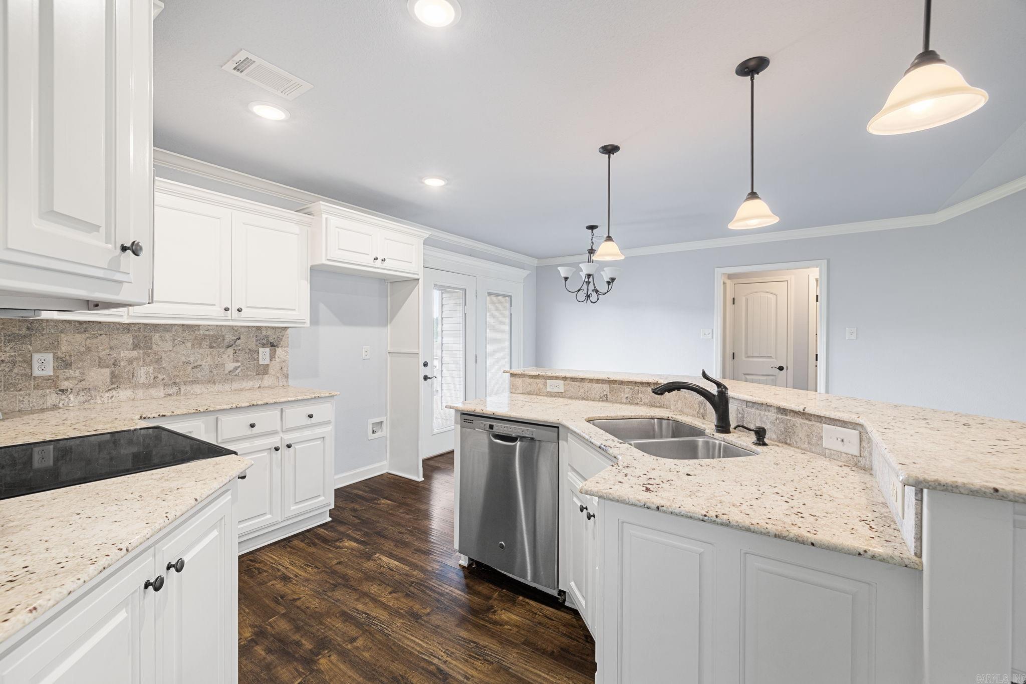 CROSS CREEK - Residential