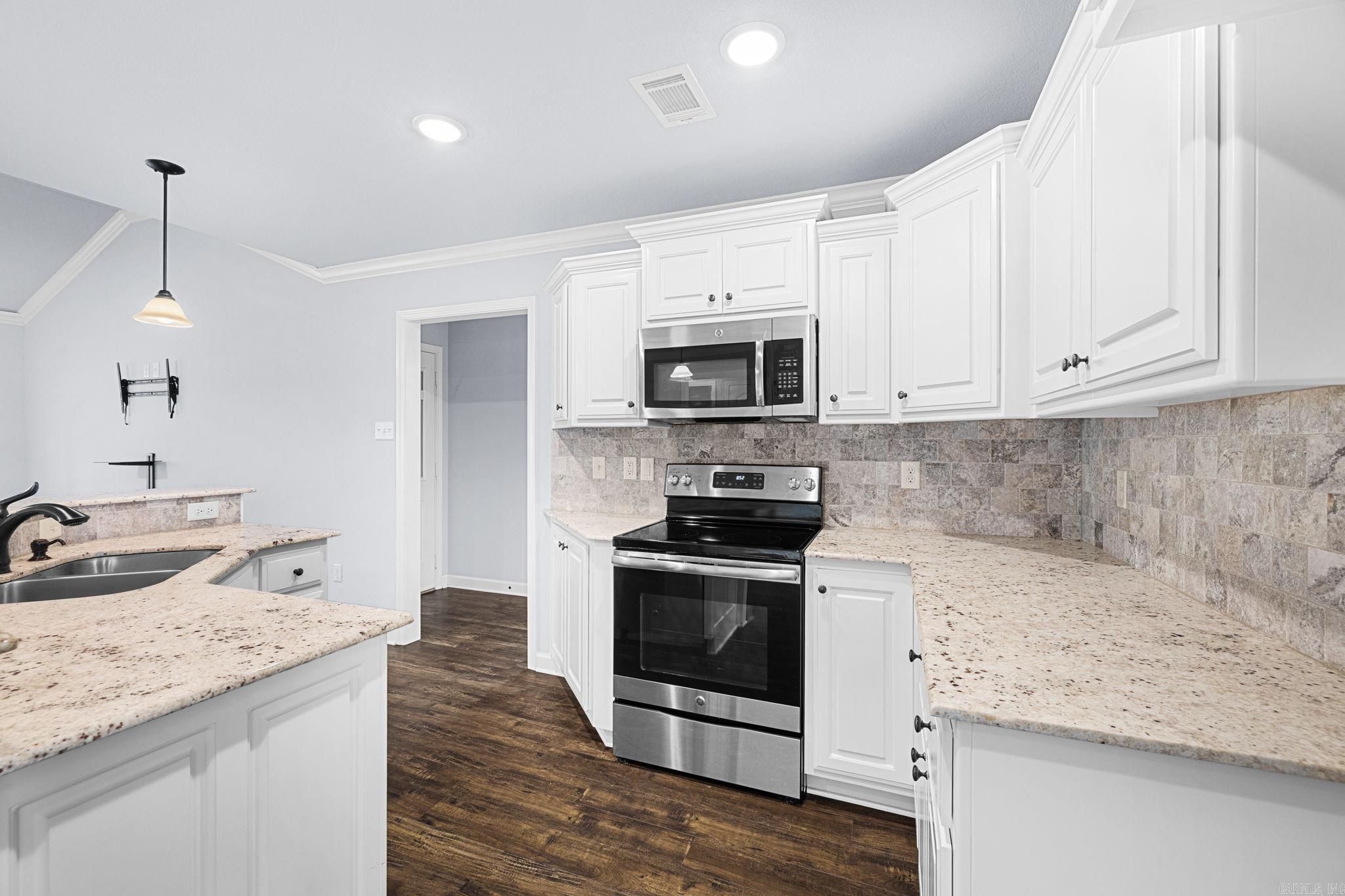CROSS CREEK - Residential