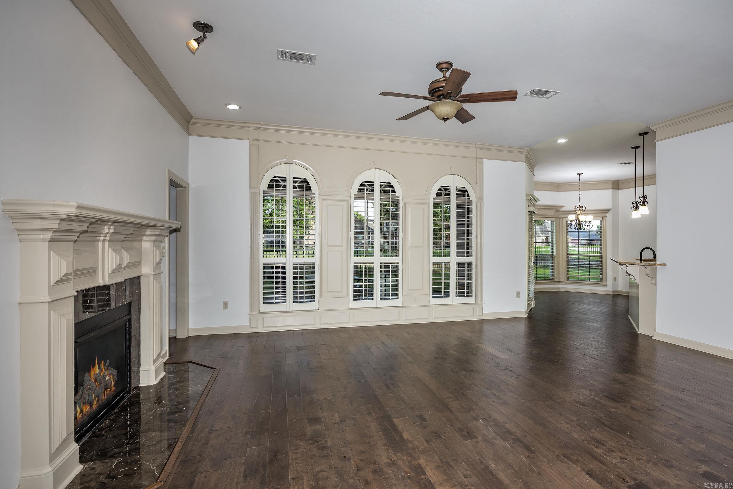 COUNTRY CLUB OF ARK THE - Residential