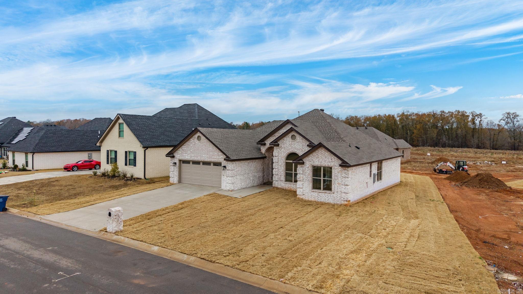 COUNTRY CLUB OF ARK THE - Residential